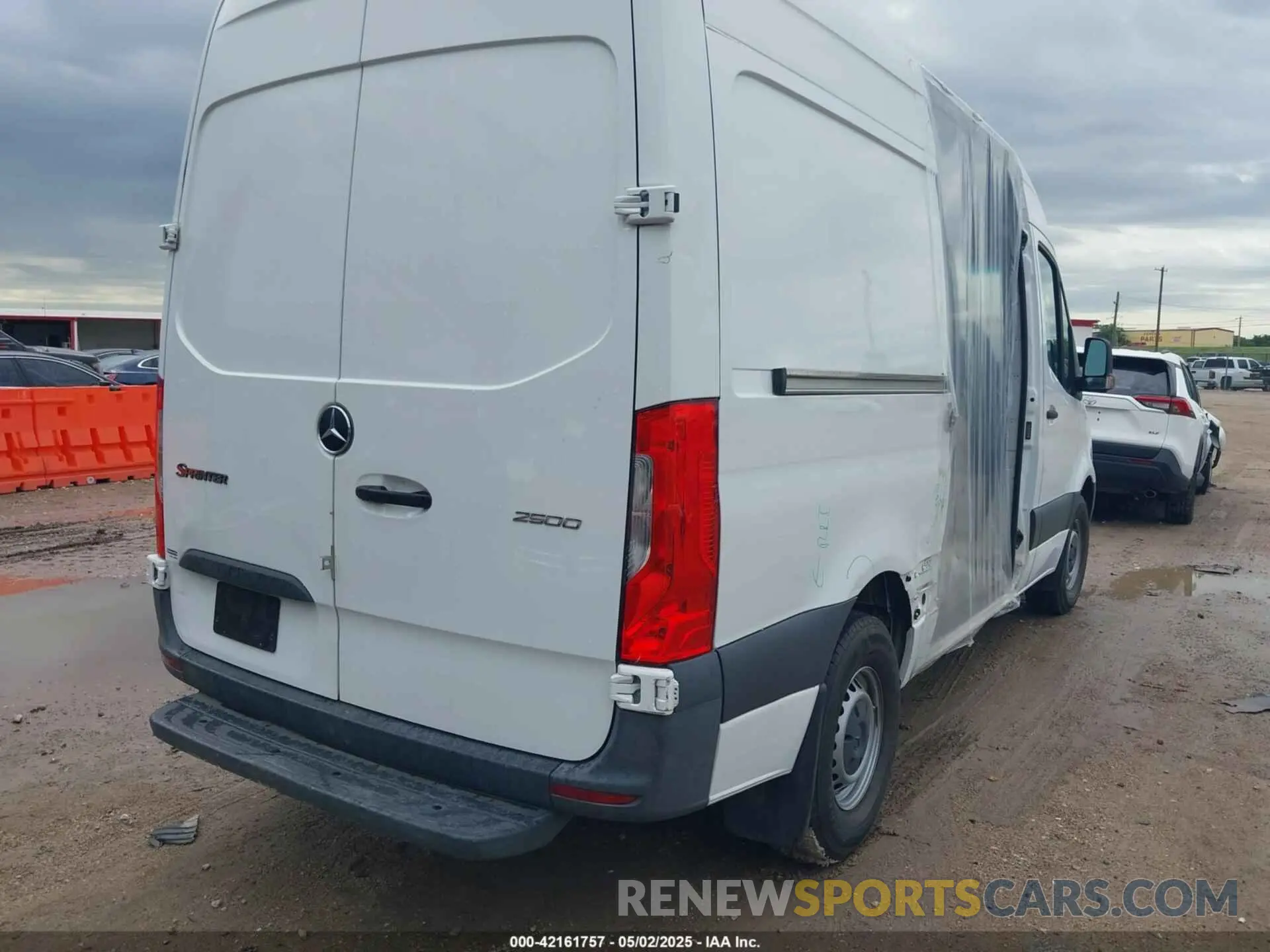 4 fotografías del automóvil dañado W1Y4DBHY0MT054085 MERCEDES-BENZ SPRINTER CARGO VAN 2021
