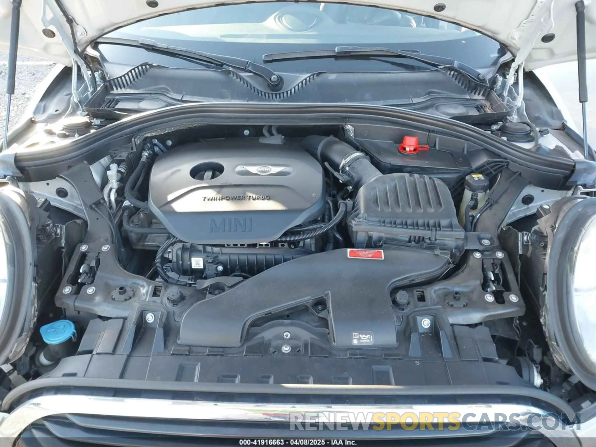 10 fotografías del automóvil dañado WMWLN5C56K2E34756 MINI CLUBMAN 2019