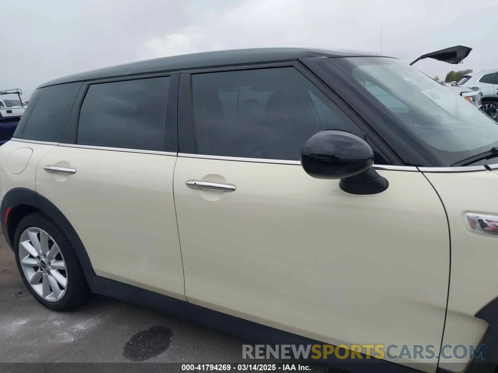 13 fotografías del automóvil dañado WMWLN9C55K2E51698 MINI CLUBMAN 2019