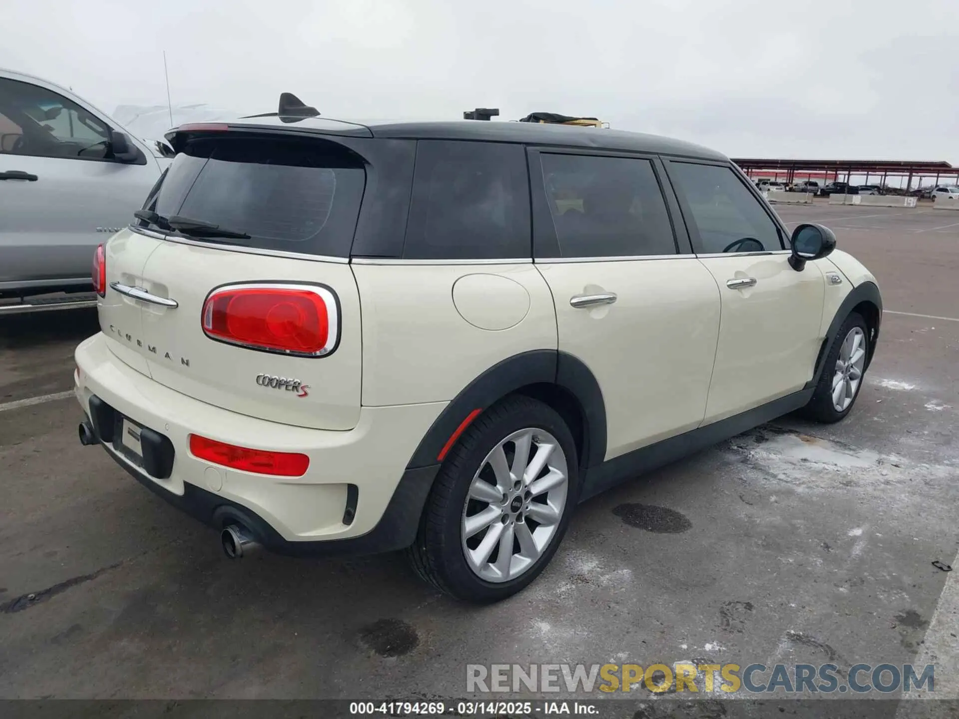 4 fotografías del automóvil dañado WMWLN9C55K2E51698 MINI CLUBMAN 2019
