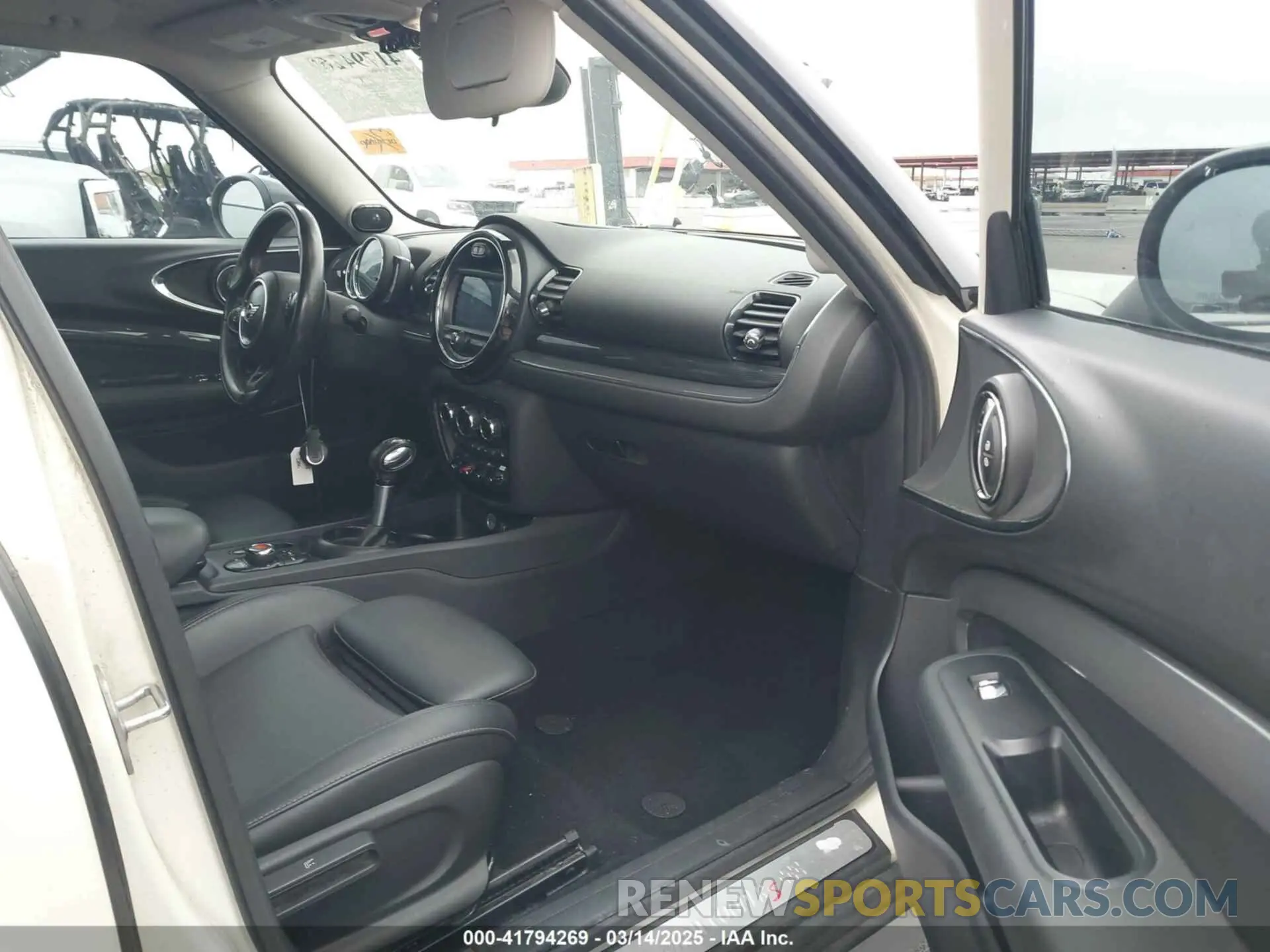 5 fotografías del automóvil dañado WMWLN9C55K2E51698 MINI CLUBMAN 2019