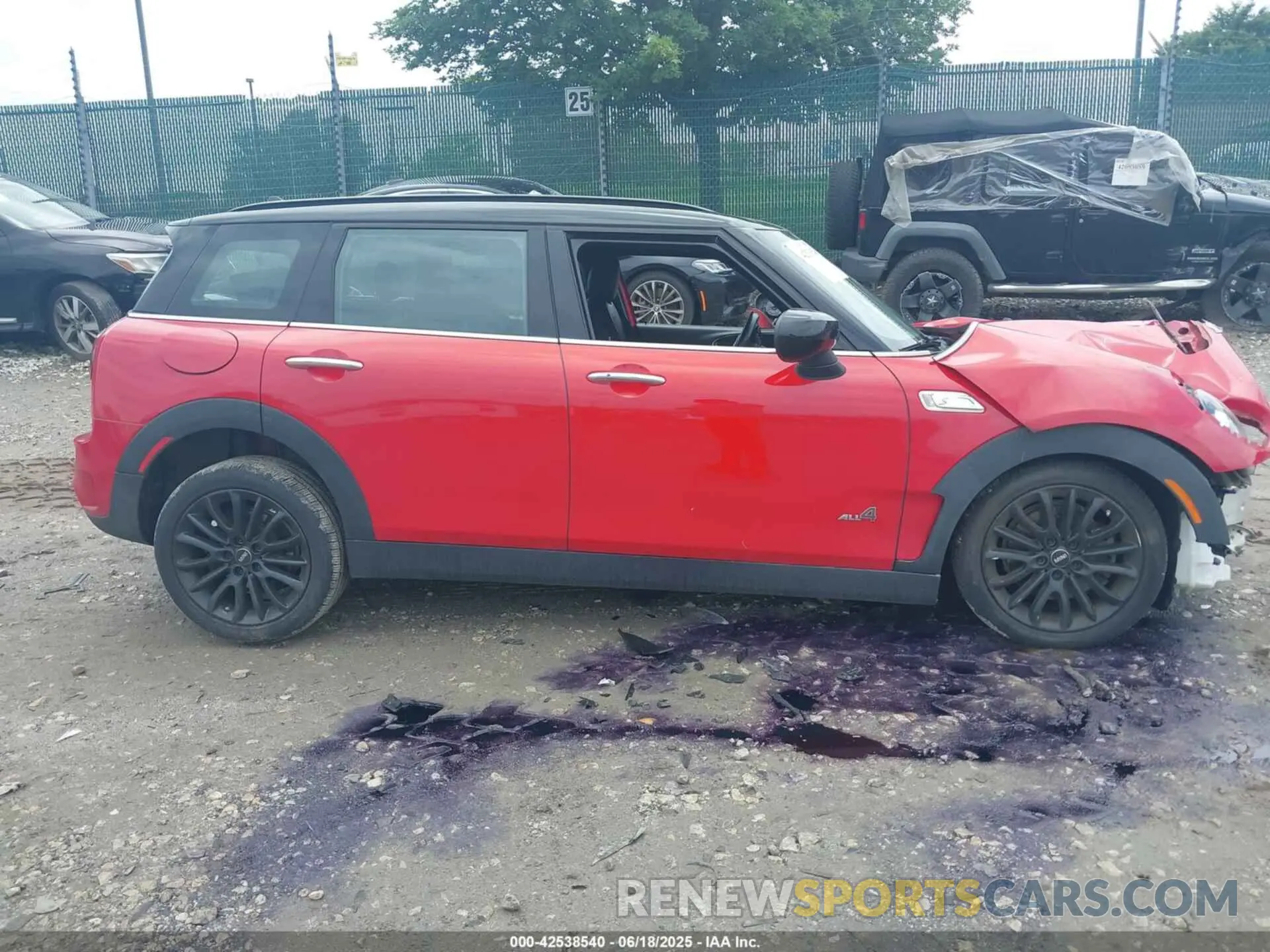 13 fotografías del automóvil dañado WMWXJ1C03L2M11072 MINI CLUBMAN 2020