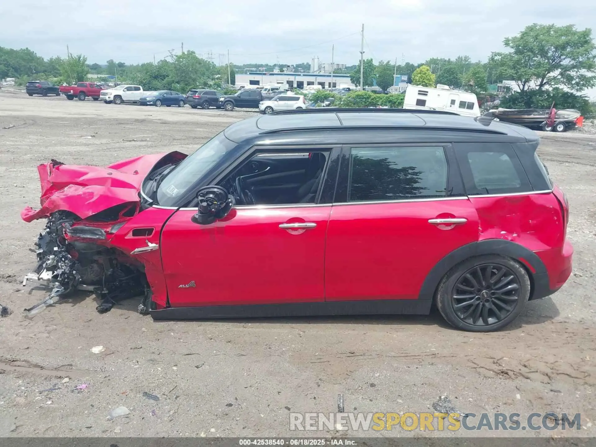 14 fotografías del automóvil dañado WMWXJ1C03L2M11072 MINI CLUBMAN 2020