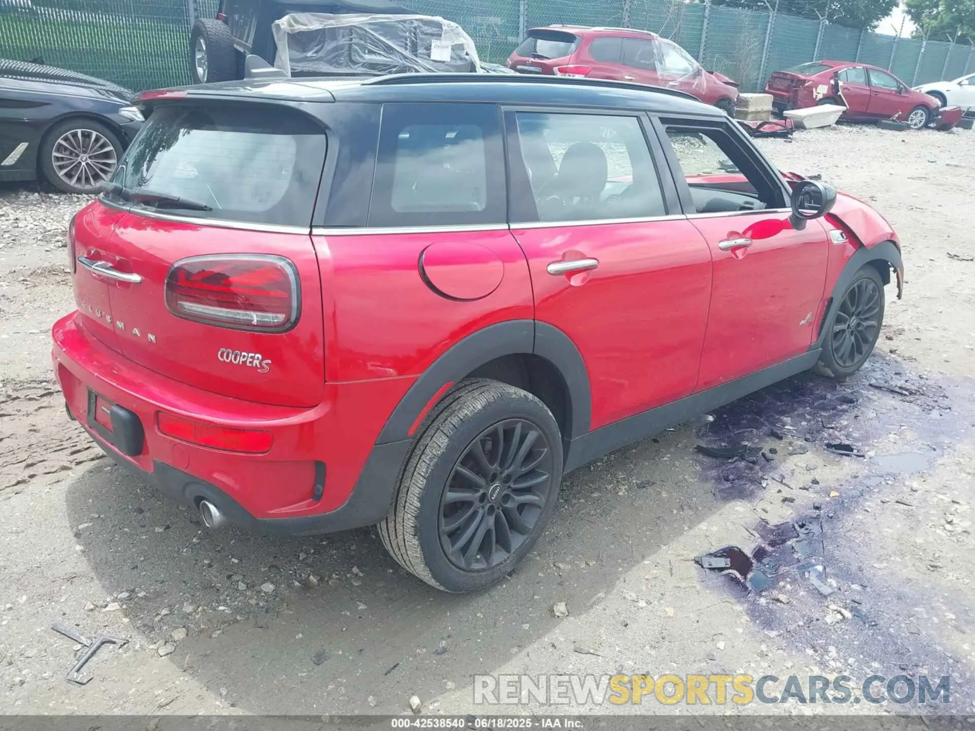 4 fotografías del automóvil dañado WMWXJ1C03L2M11072 MINI CLUBMAN 2020