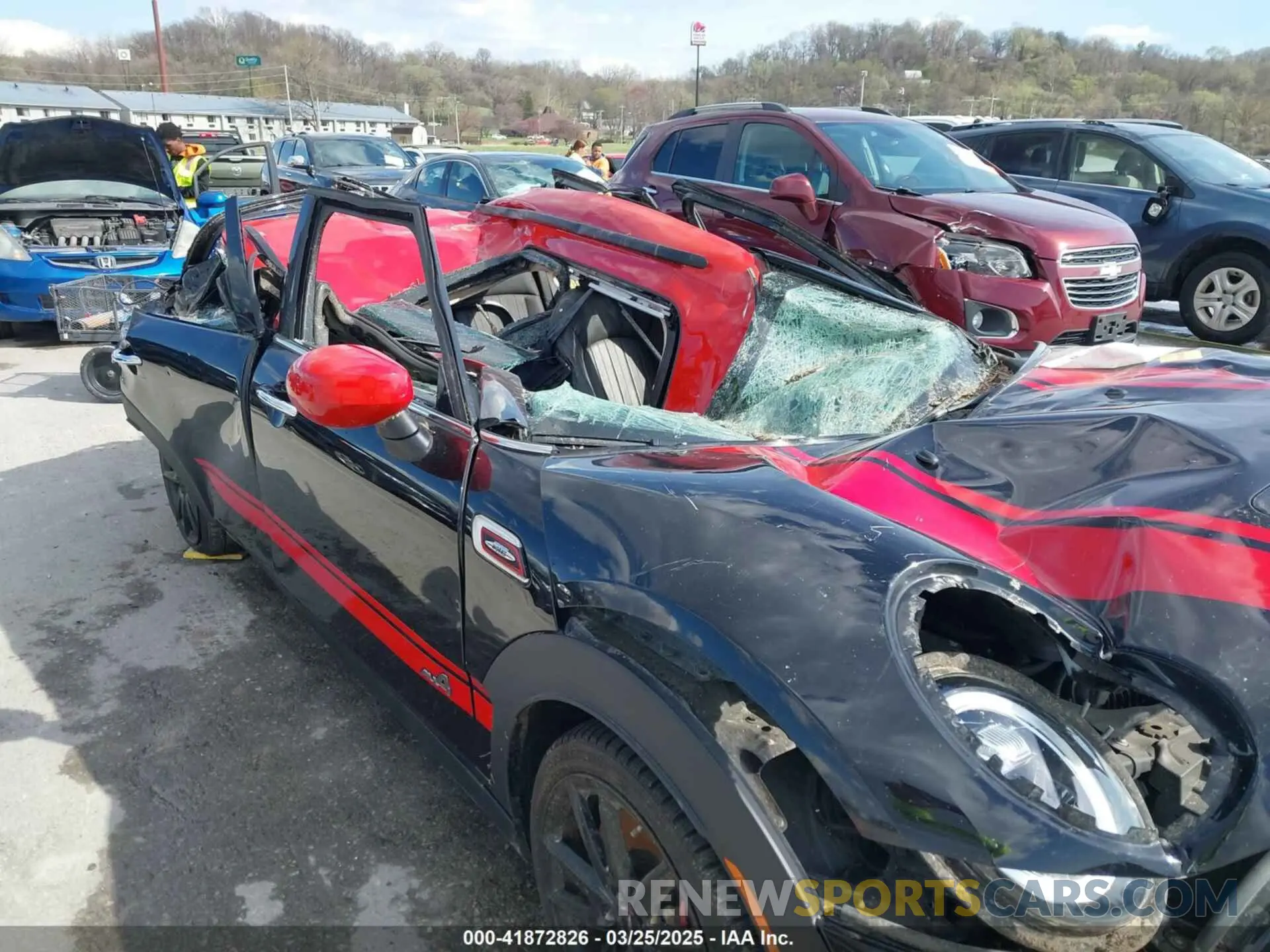 17 fotografías del automóvil dañado WMWJZ9C08M2N75173 MINI CLUBMAN 2021