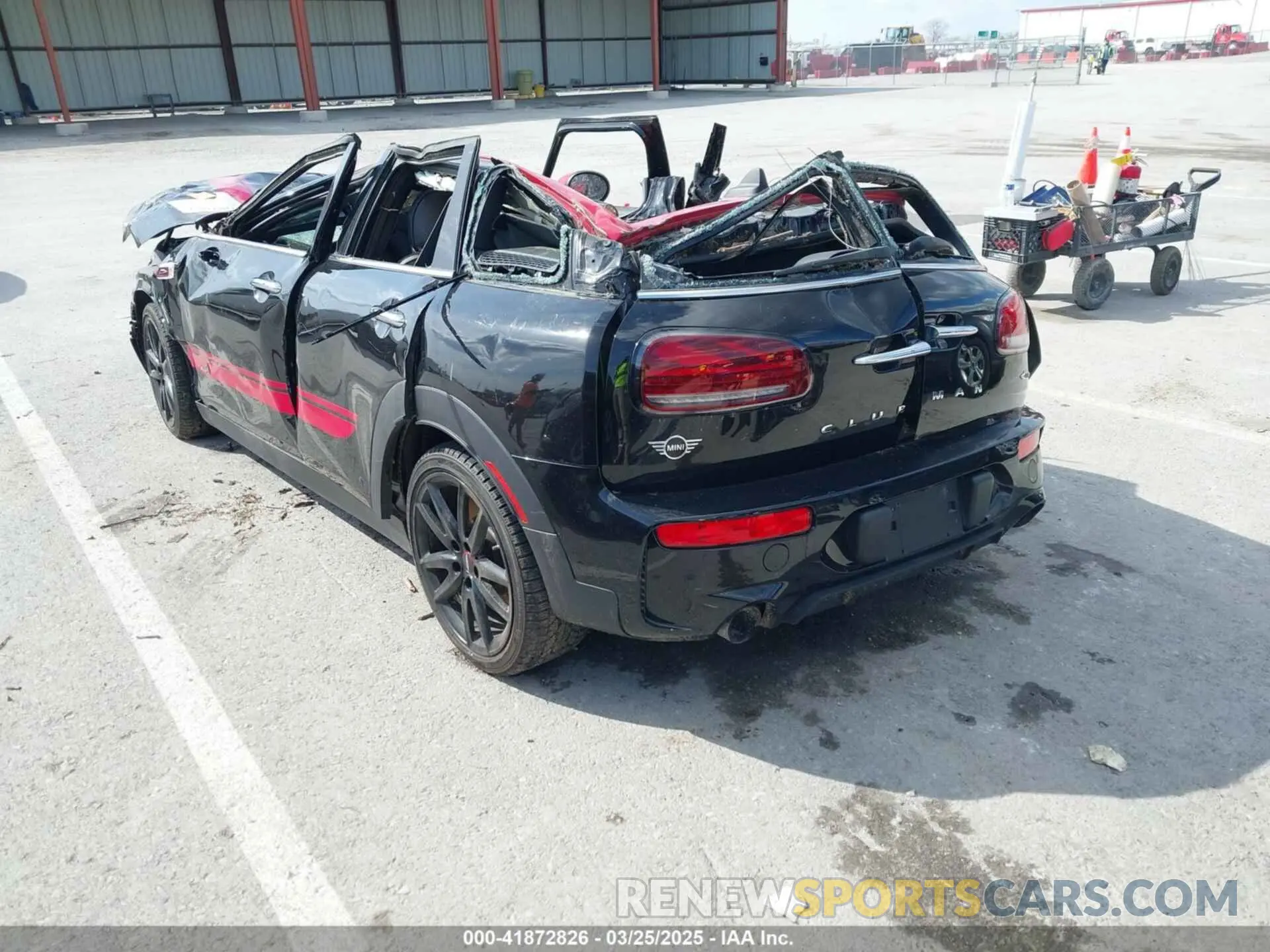 3 fotografías del automóvil dañado WMWJZ9C08M2N75173 MINI CLUBMAN 2021