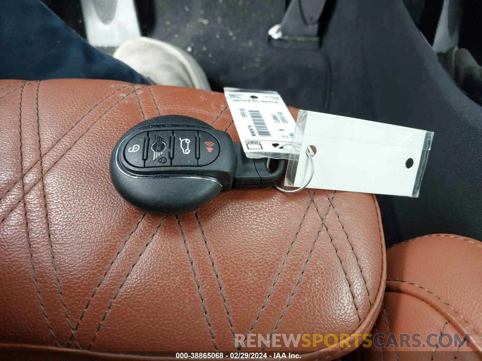 11 fotografías del automóvil dañado WMWLV7C05M2N90979 MINI CLUBMAN 2021