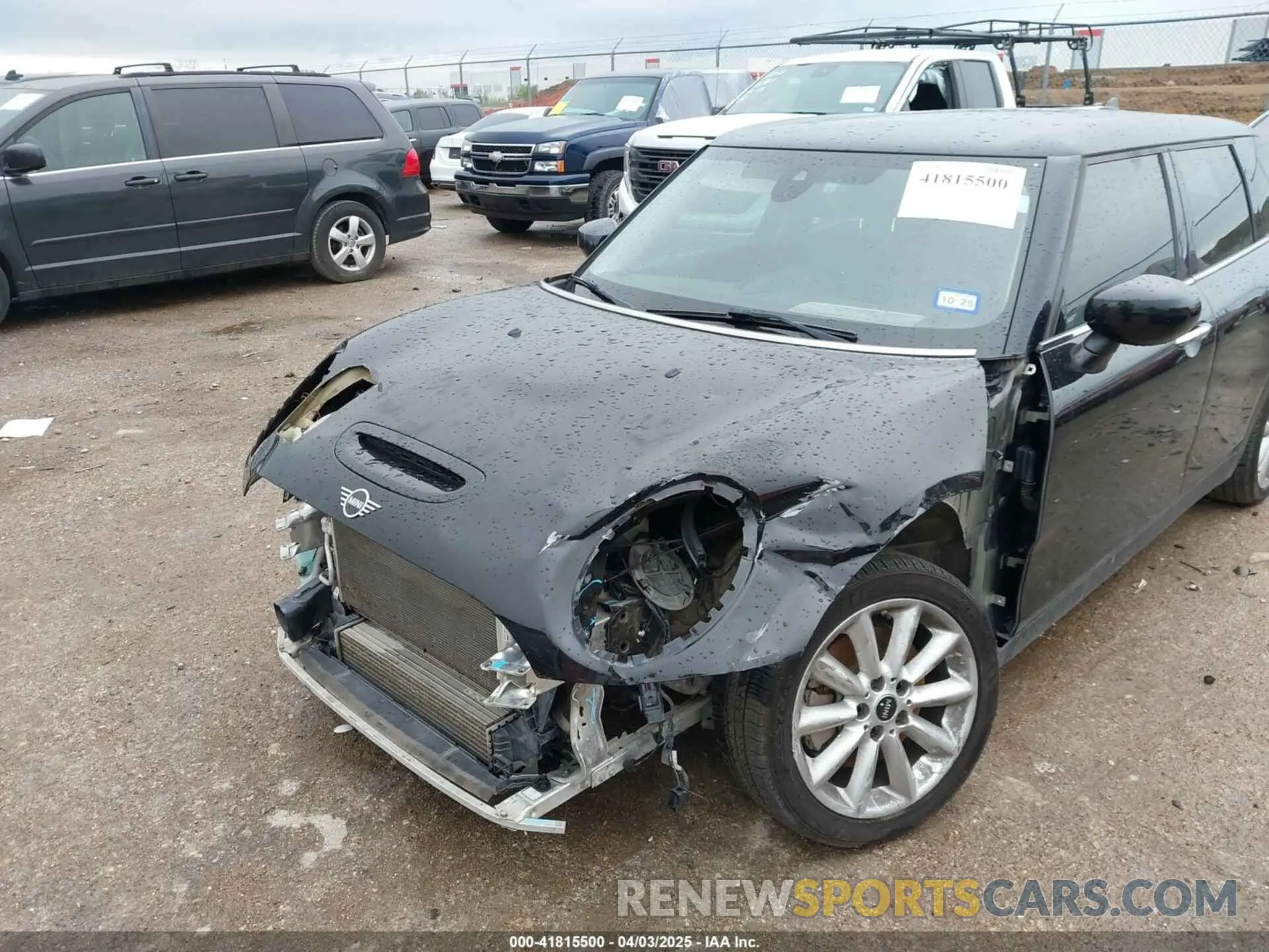 6 fotografías del automóvil dañado WMWLV7C06M2N88853 MINI CLUBMAN 2021