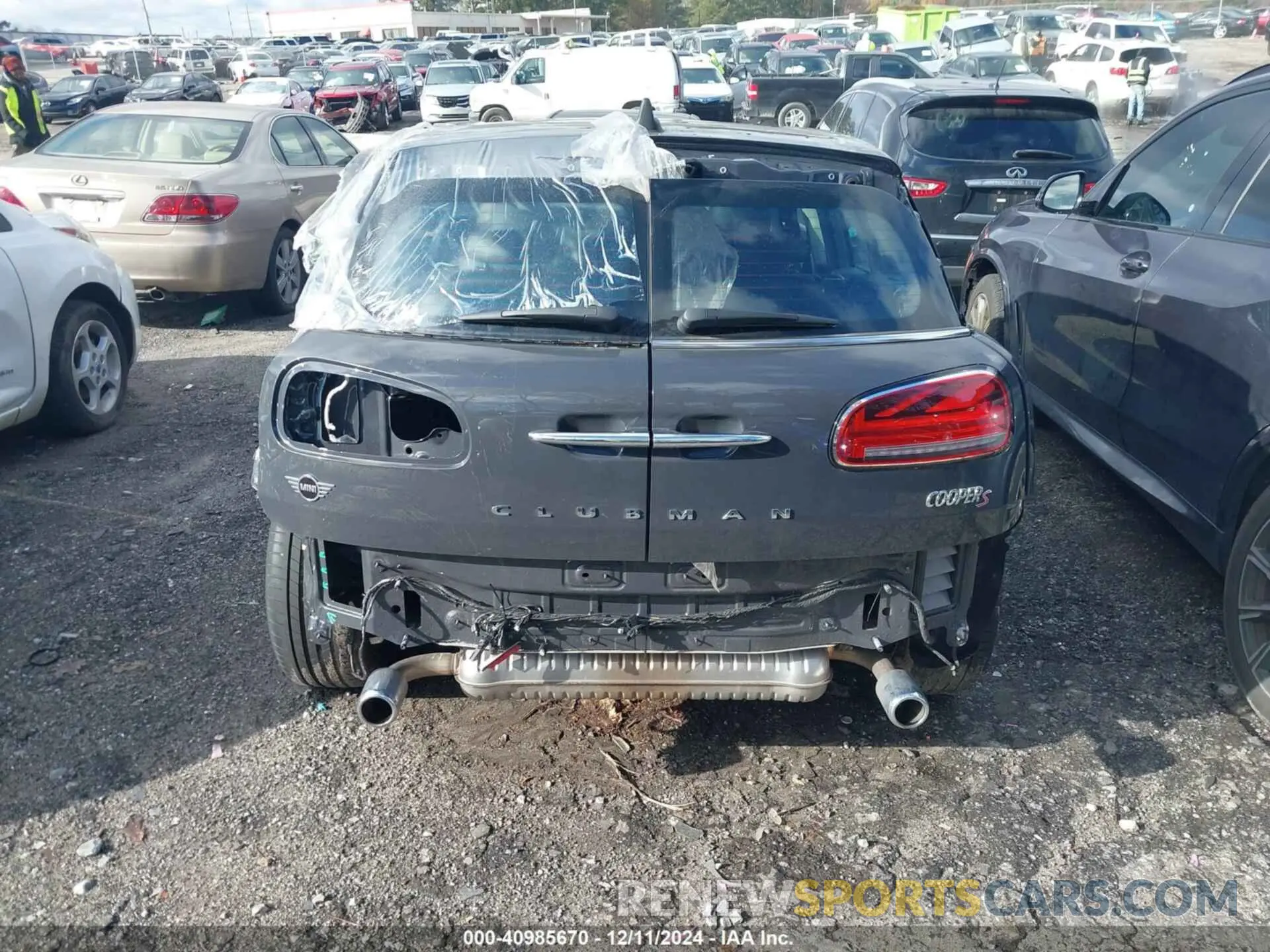 17 fotografías del automóvil dañado WMWLV7C09M2N98258 MINI CLUBMAN 2021