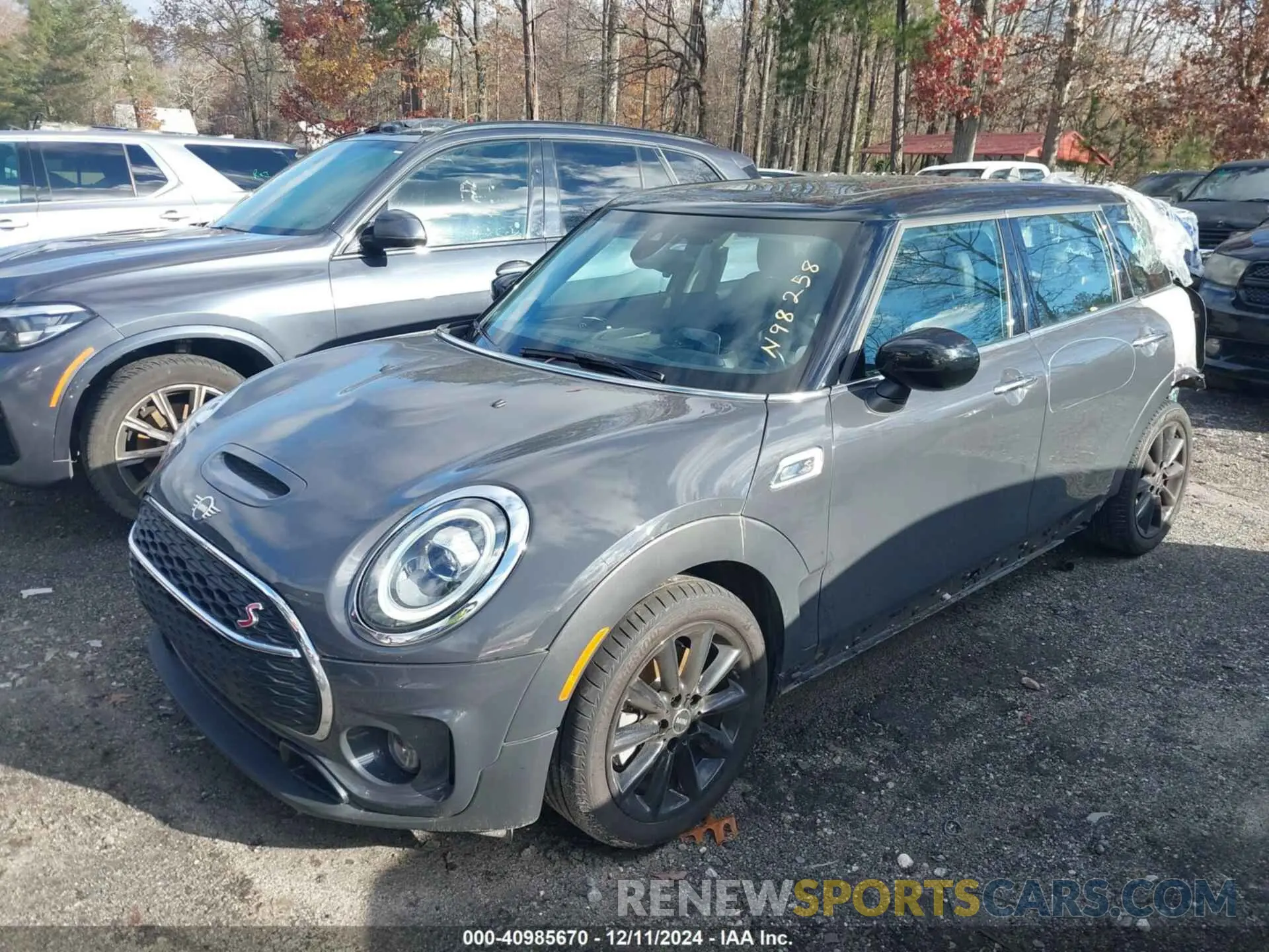 2 fotografías del automóvil dañado WMWLV7C09M2N98258 MINI CLUBMAN 2021