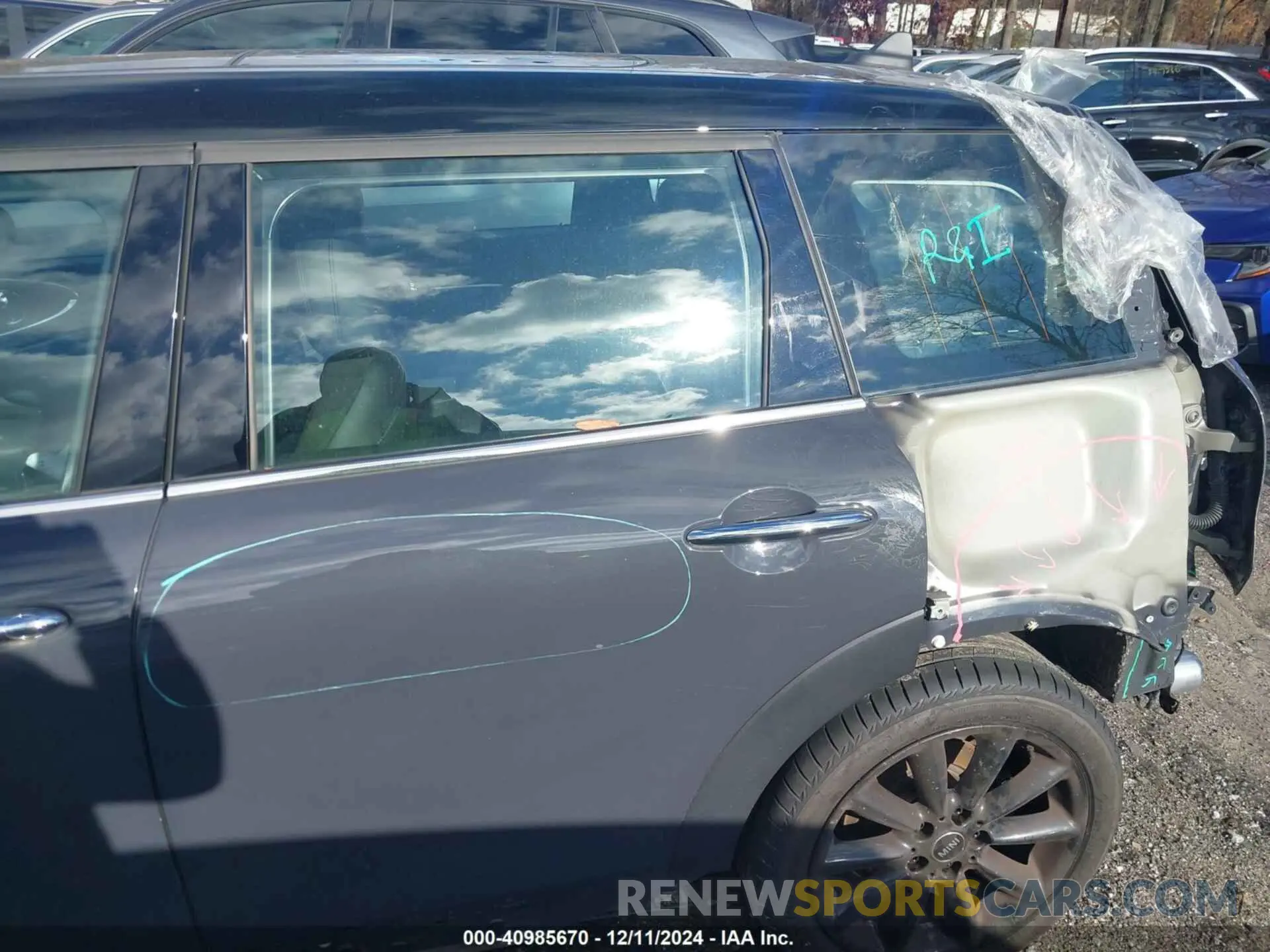 6 fotografías del automóvil dañado WMWLV7C09M2N98258 MINI CLUBMAN 2021