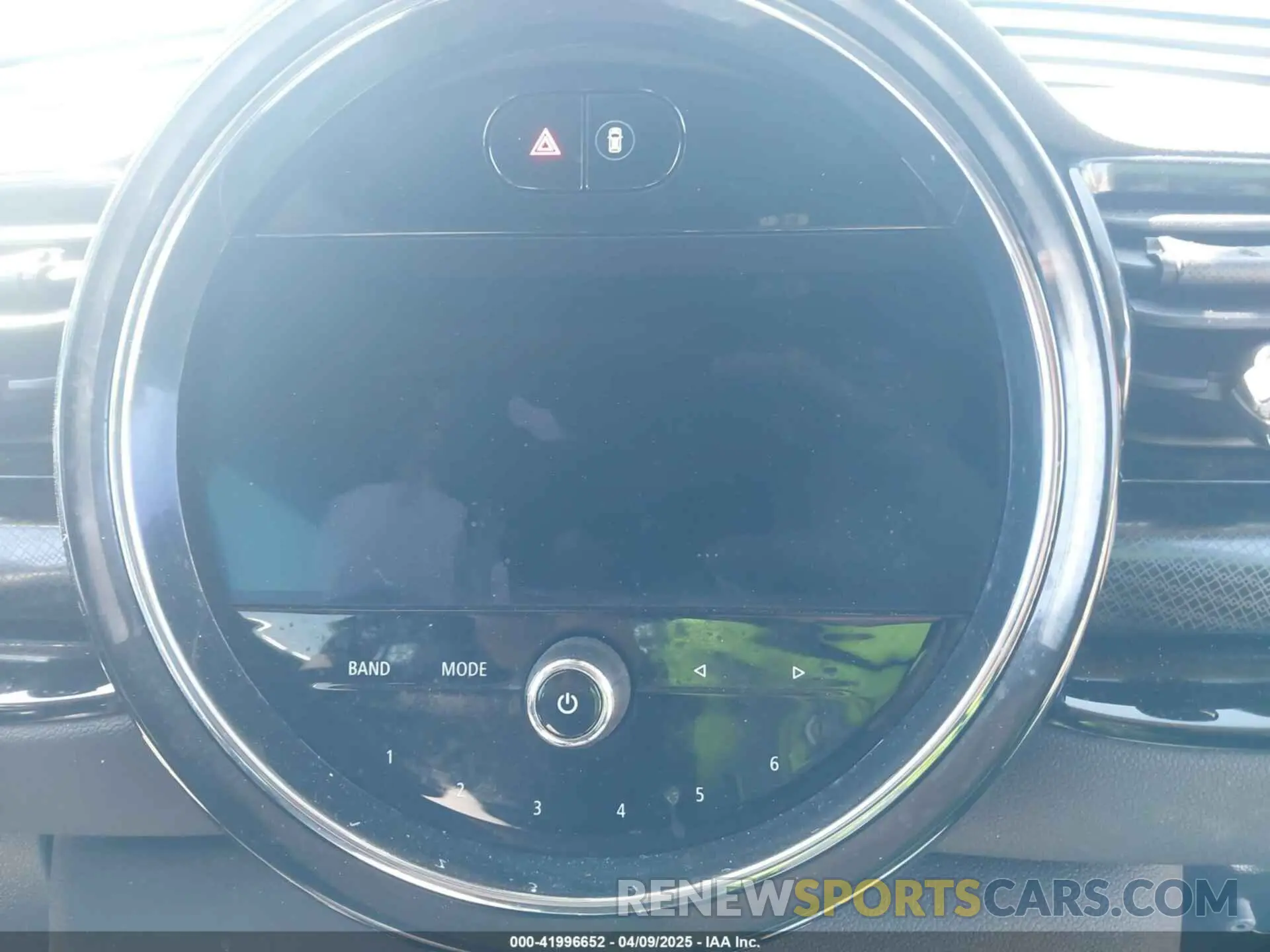 14 fotografías del automóvil dañado WMWXJ1C01M2P11985 MINI CLUBMAN 2021