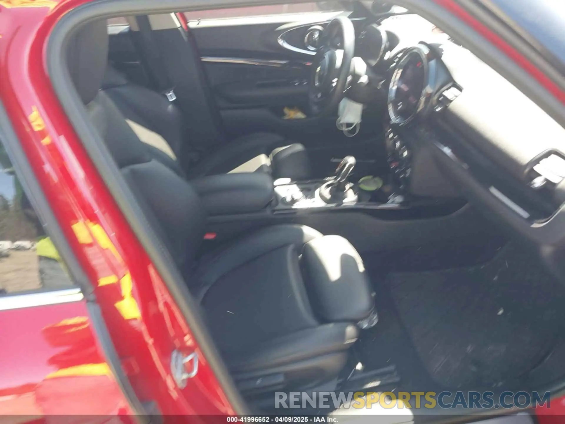 5 fotografías del automóvil dañado WMWXJ1C01M2P11985 MINI CLUBMAN 2021