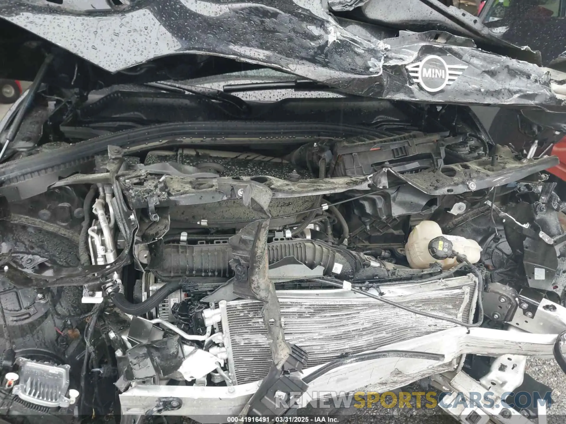 10 fotografías del automóvil dañado WMWXJ1C04P2T14811 MINI CLUBMAN 2023