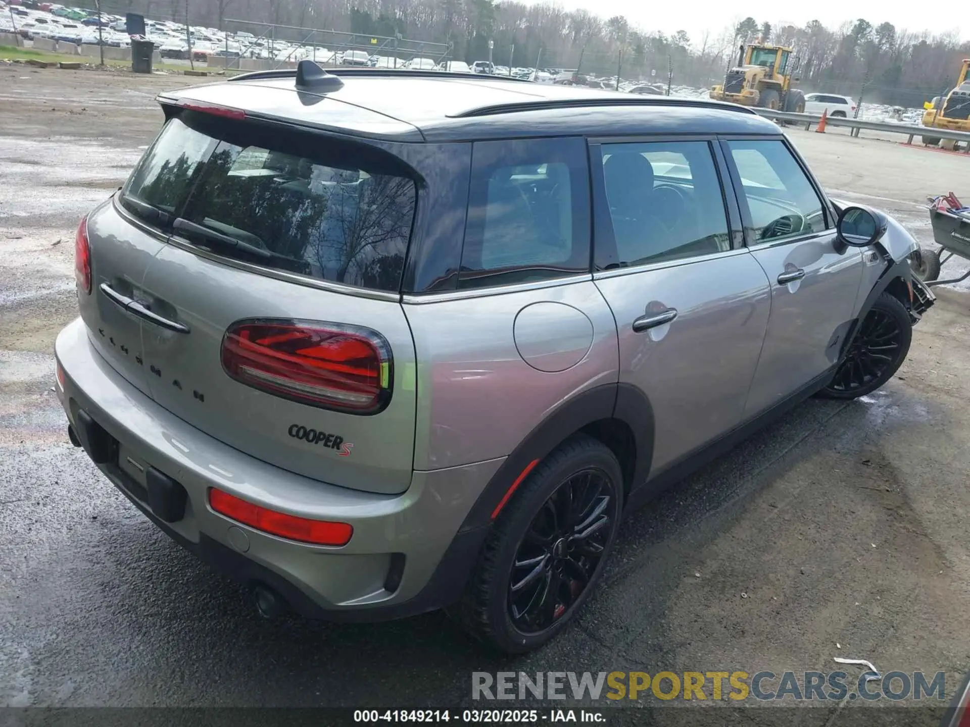 4 fotografías del automóvil dañado WMWXJ1C01R2U67732 MINI CLUBMAN 2024