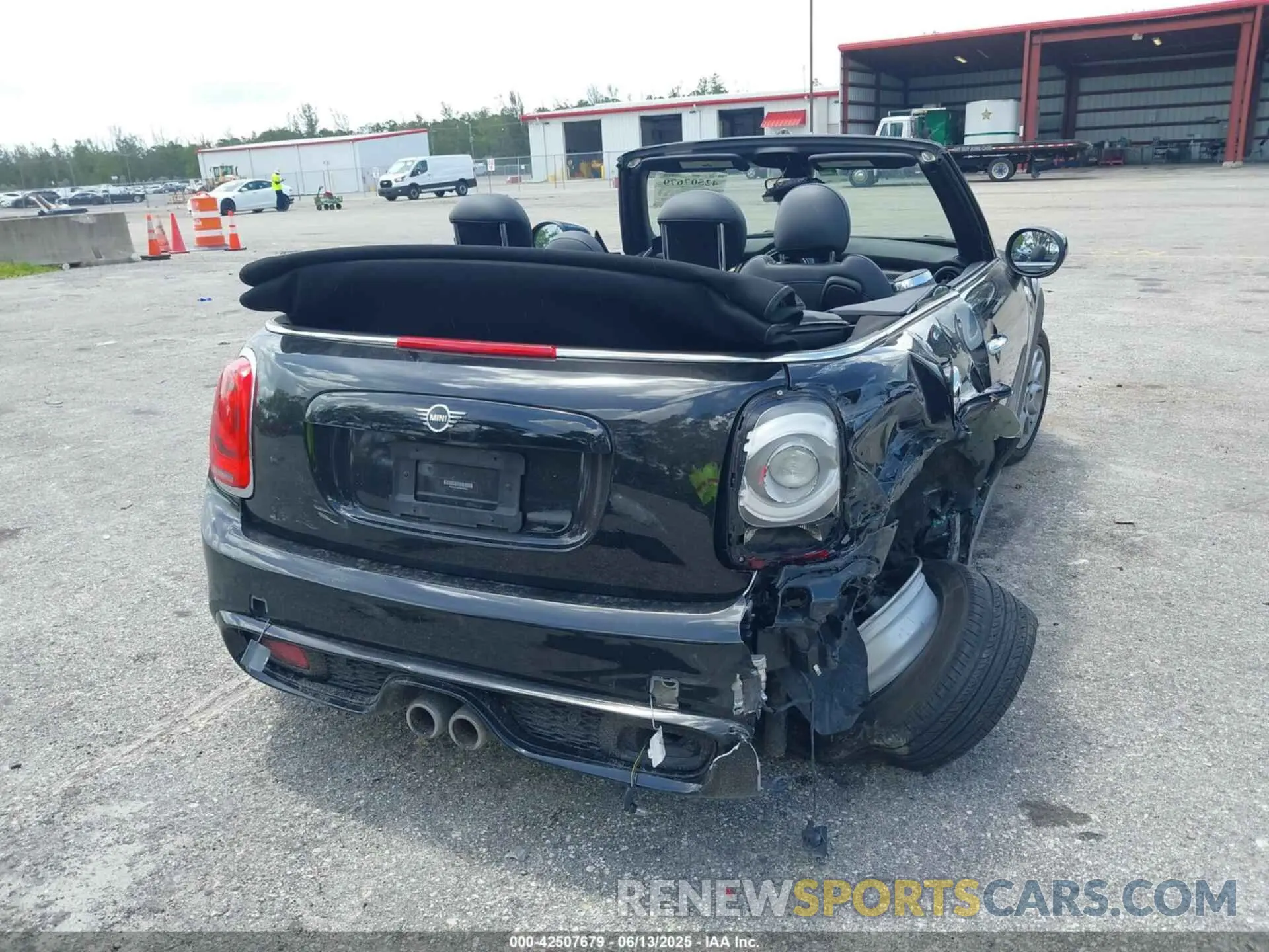 4 fotografías del automóvil dañado WMWWJ5C0XM3M08622 MINI CONVERTIBLE 2021
