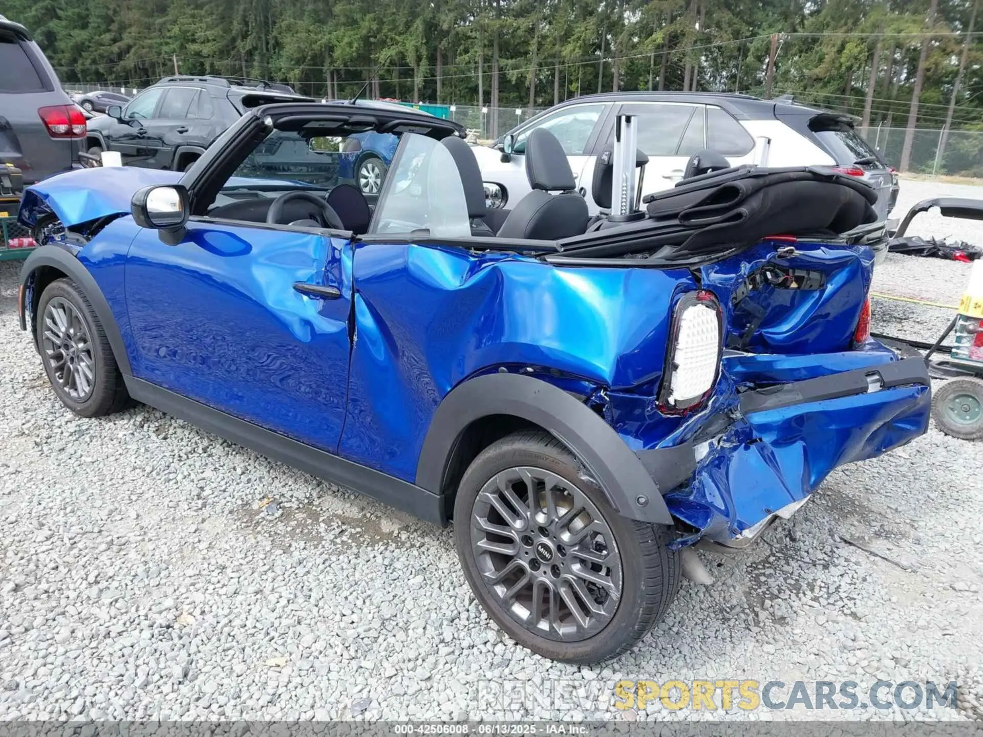 3 fotografías del automóvil dañado WMW23GX01S2X08664 MINI CONVERTIBLE 2025