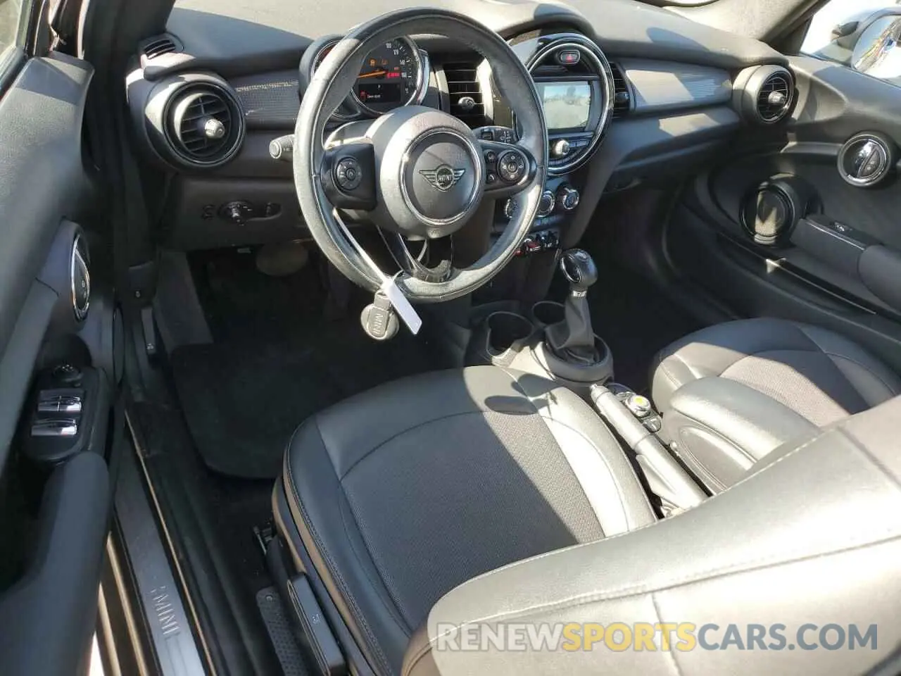 8 fotografías del automóvil dañado WMWWG5C59K3H08999 MINI COOPER 2019