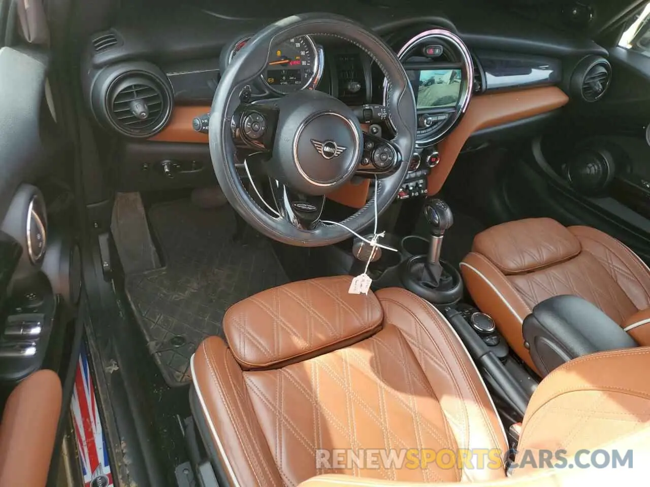 8 fotografías del automóvil dañado WMWWG9C51K3E39856 MINI COOPER 2019