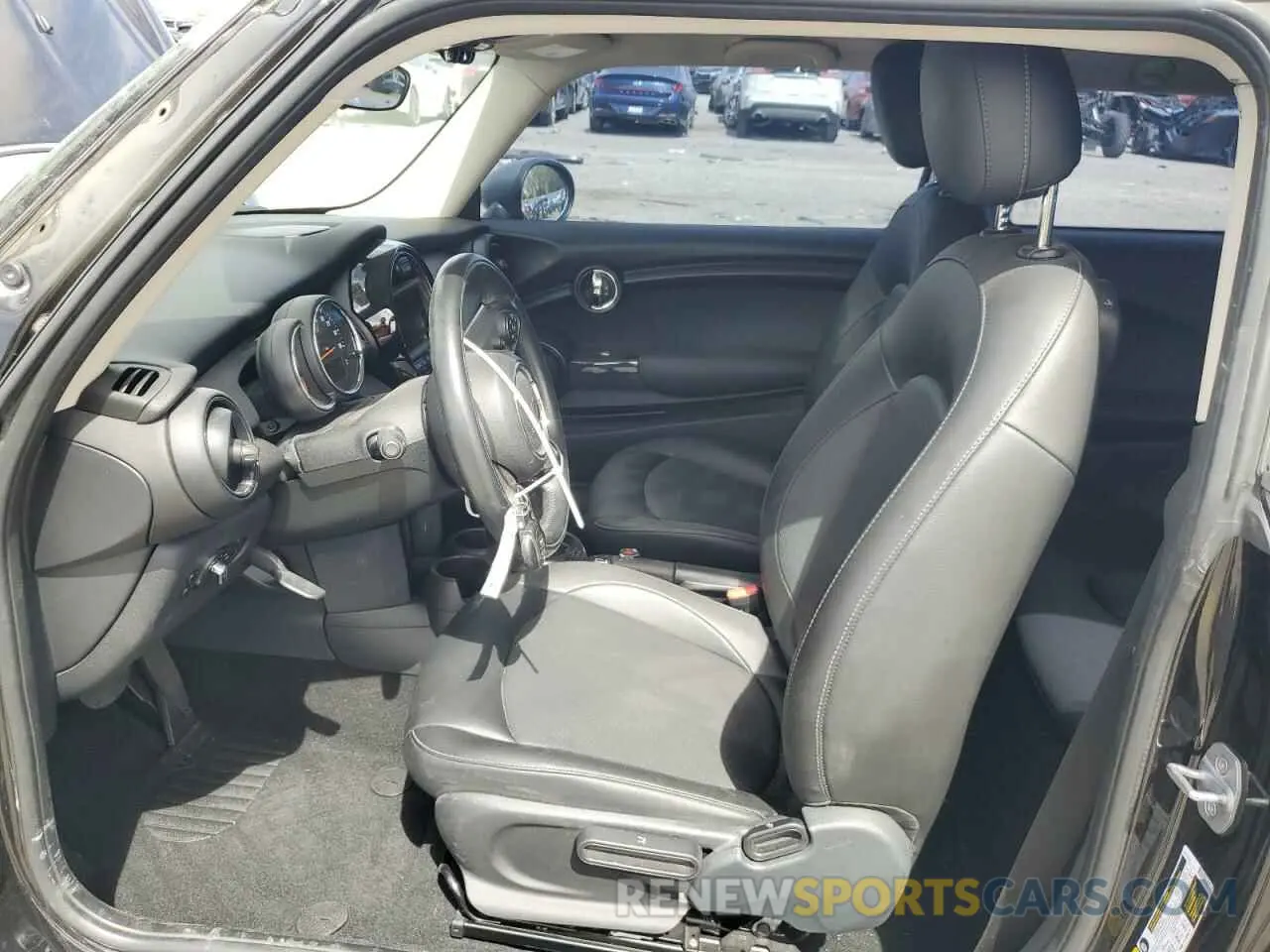 7 fotografías del automóvil dañado WMWXP5C5XK2H29936 MINI COOPER 2019
