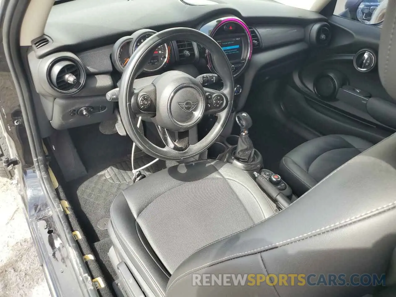 8 fotografías del automóvil dañado WMWXP5C5XK2H29936 MINI COOPER 2019