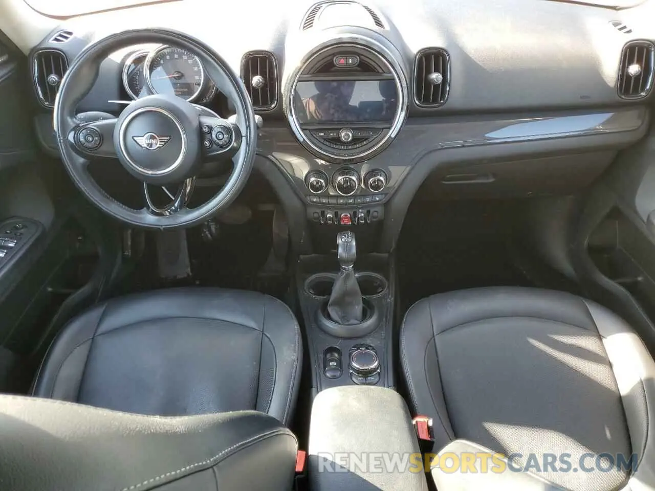 8 fotografías del automóvil dañado WMZYS7C54K3F44714 MINI COOPER 2019