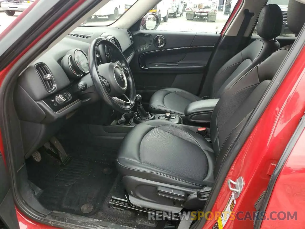 7 fotografías del automóvil dañado WMZYV5C56K3E82468 MINI COOPER 2019