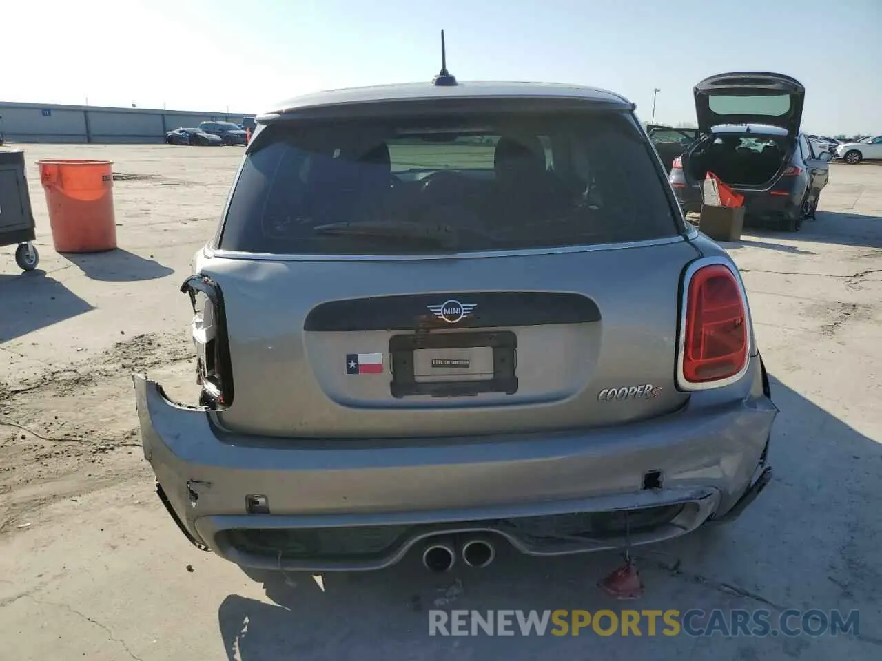 6 fotografías del automóvil dañado WMWXR5C06L2L49361 MINI COOPER 2020