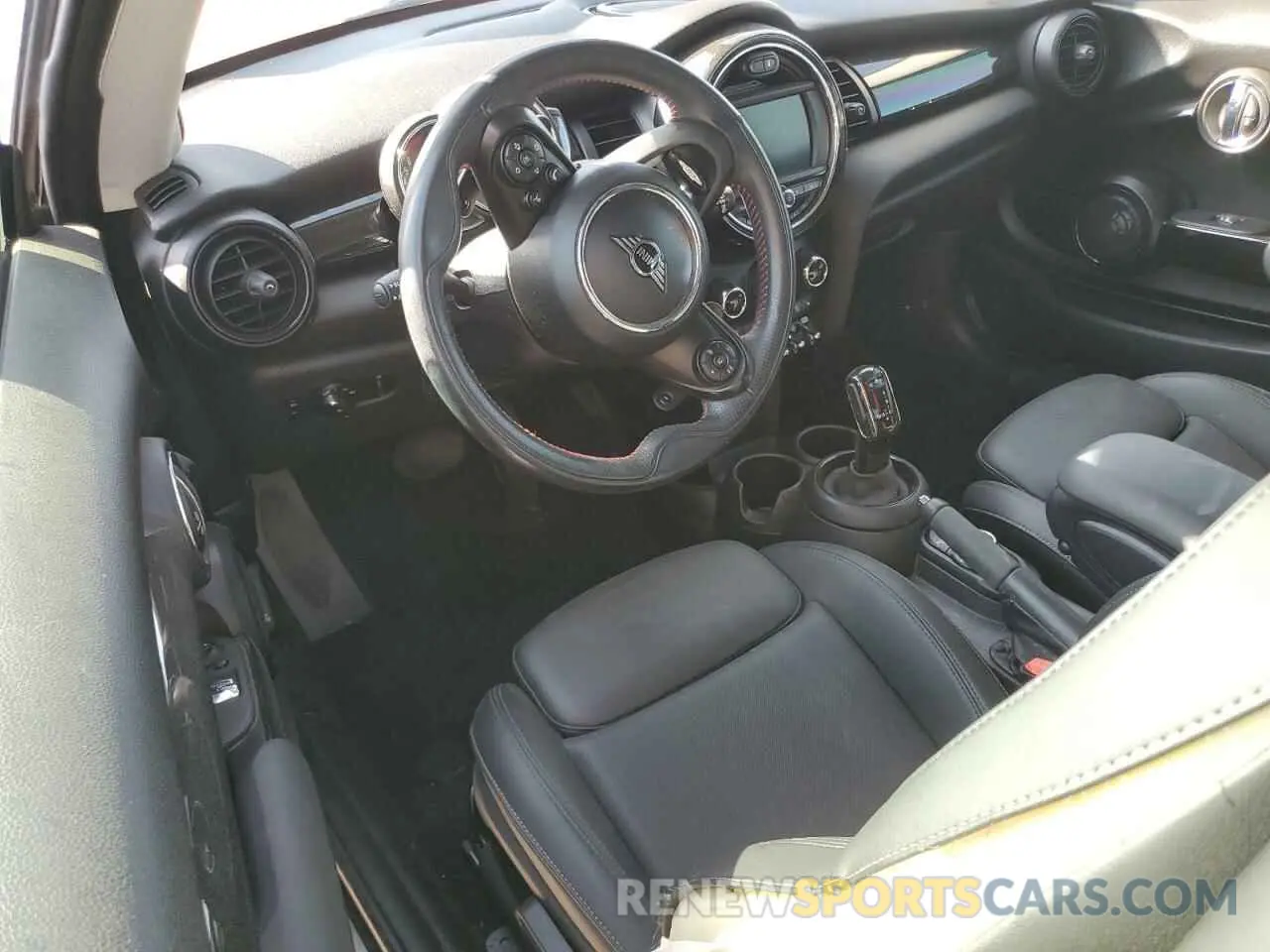 8 fotografías del automóvil dañado WMWXR5C06L2L49361 MINI COOPER 2020