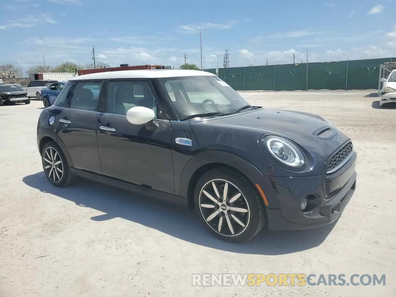 4 fotografías del automóvil dañado WMWXU9C03L2L76233 MINI COOPER 2020