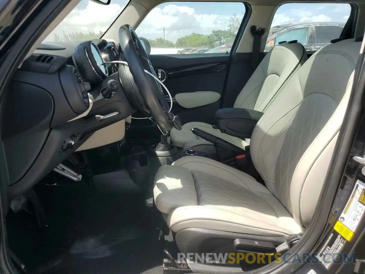 7 fotografías del automóvil dañado WMWXU9C03L2L76233 MINI COOPER 2020