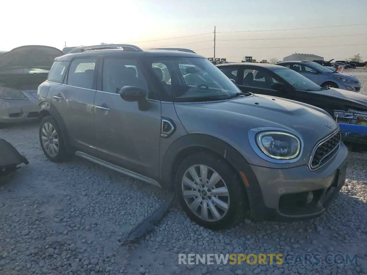 4 fotografías del automóvil dañado WMZYX1C05L3L34382 MINI COOPER 2020
