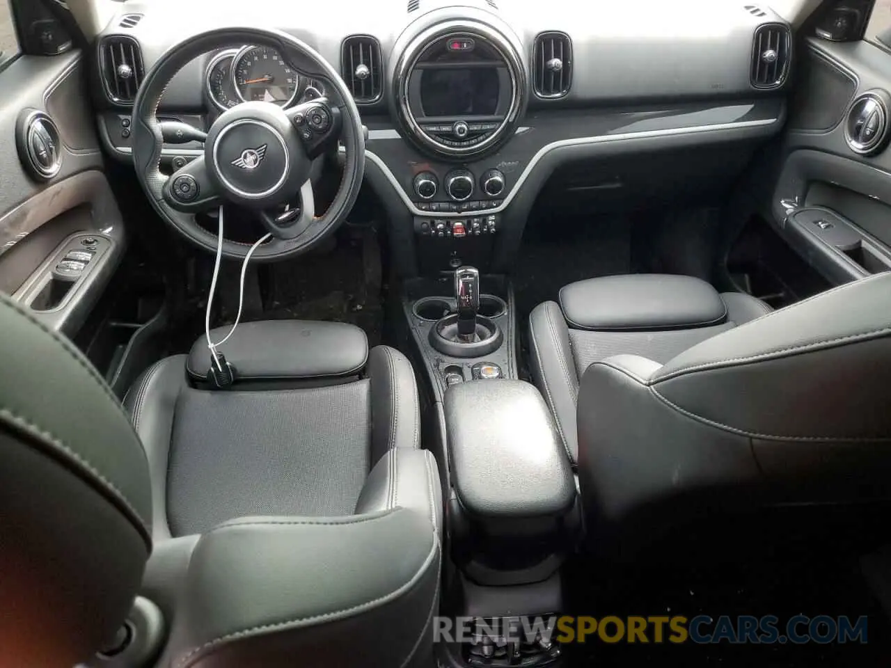 8 fotografías del automóvil dañado WMZYX1C09L3L66767 MINI COOPER 2020