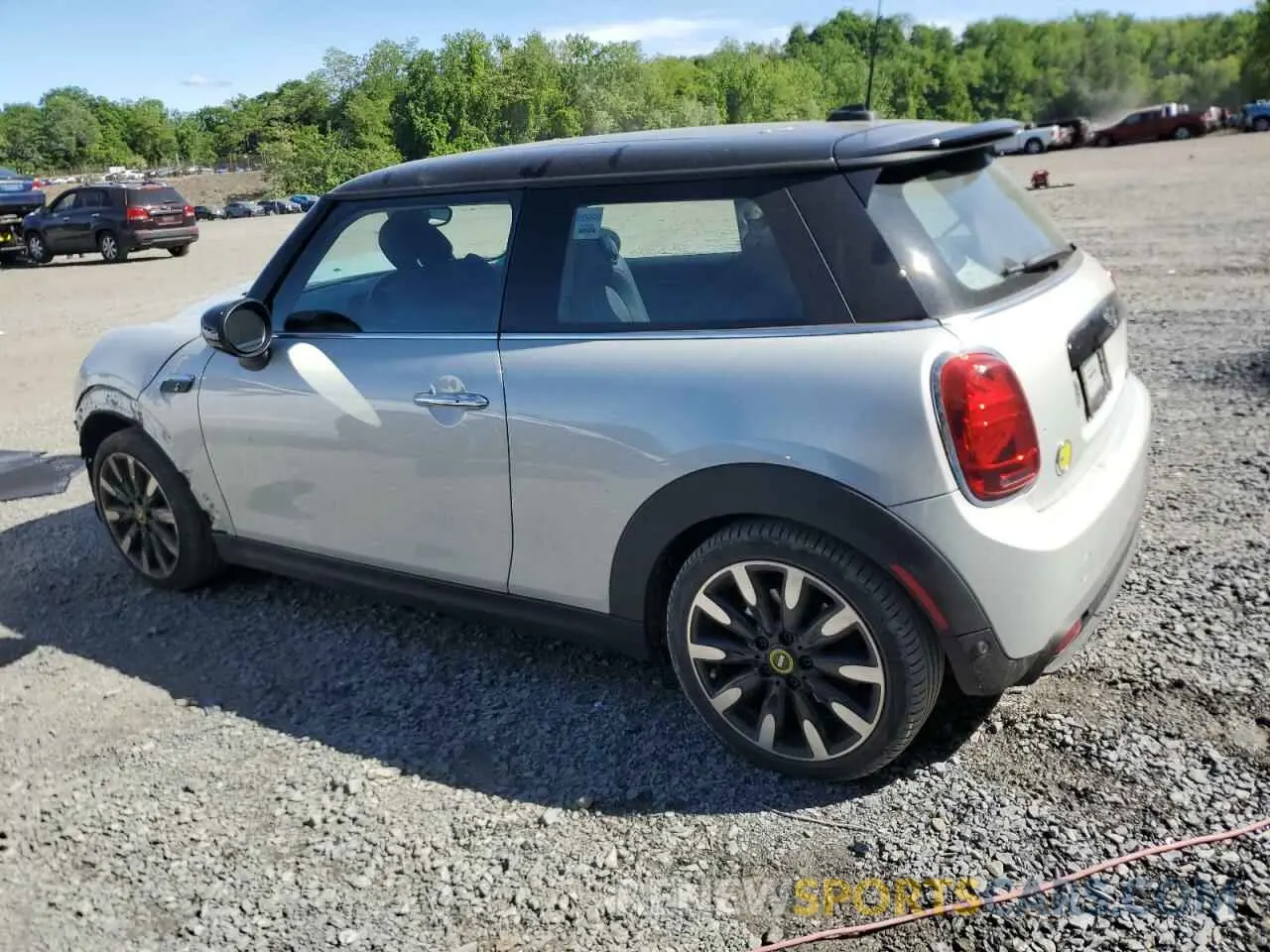 2 fotografías del automóvil dañado WMW13DJ02N2R93429 MINI COOPER 2022
