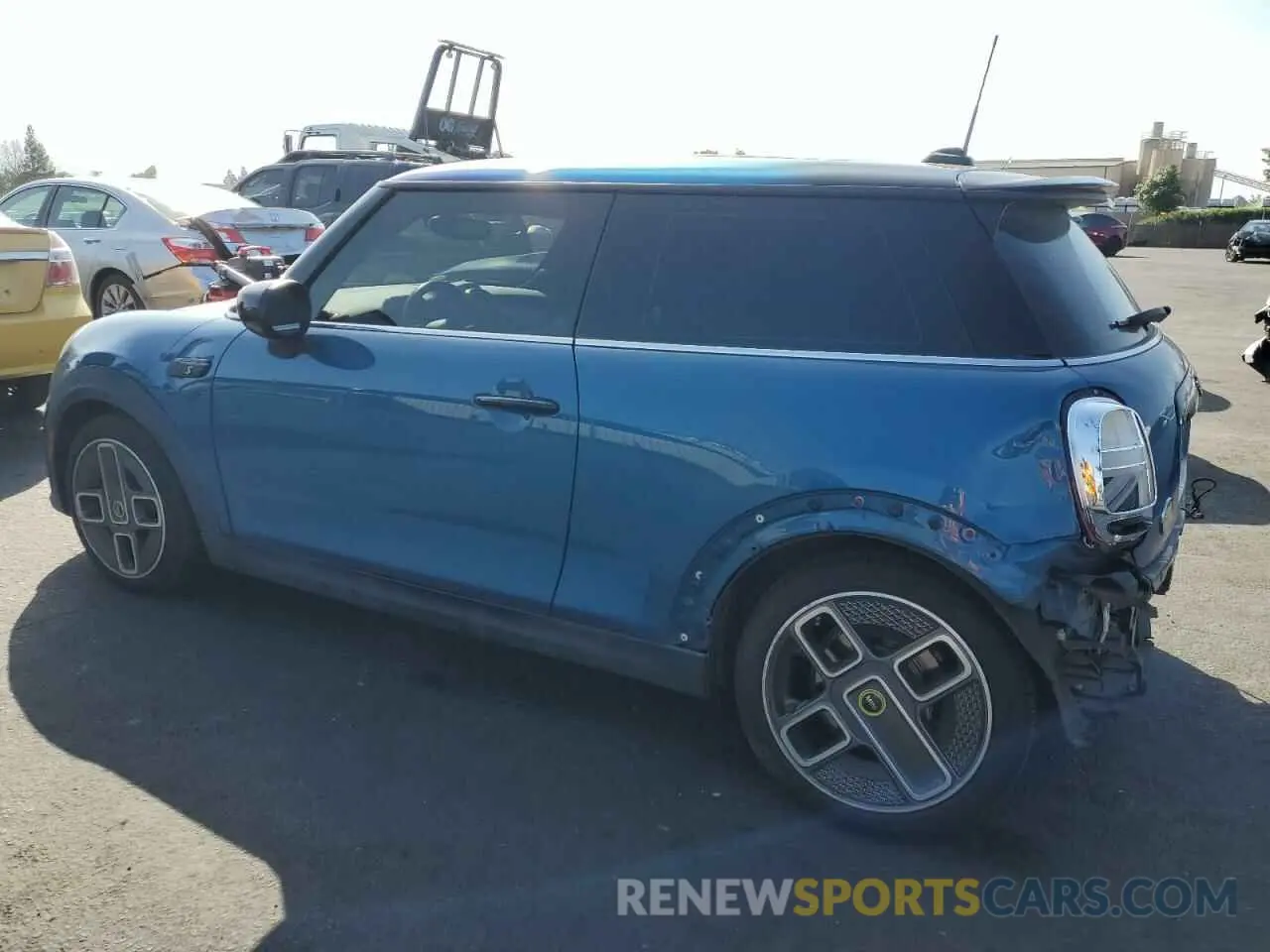2 fotografías del automóvil dañado WMW13DJ05N2P69426 MINI COOPER 2022