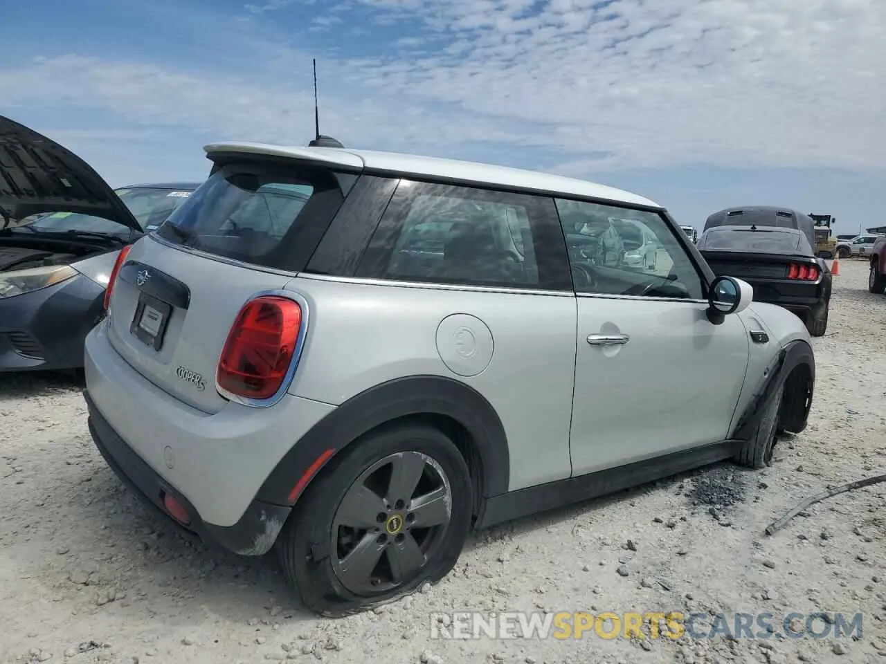 3 fotografías del automóvil dañado WMW13DJ06N2R55136 MINI COOPER 2022