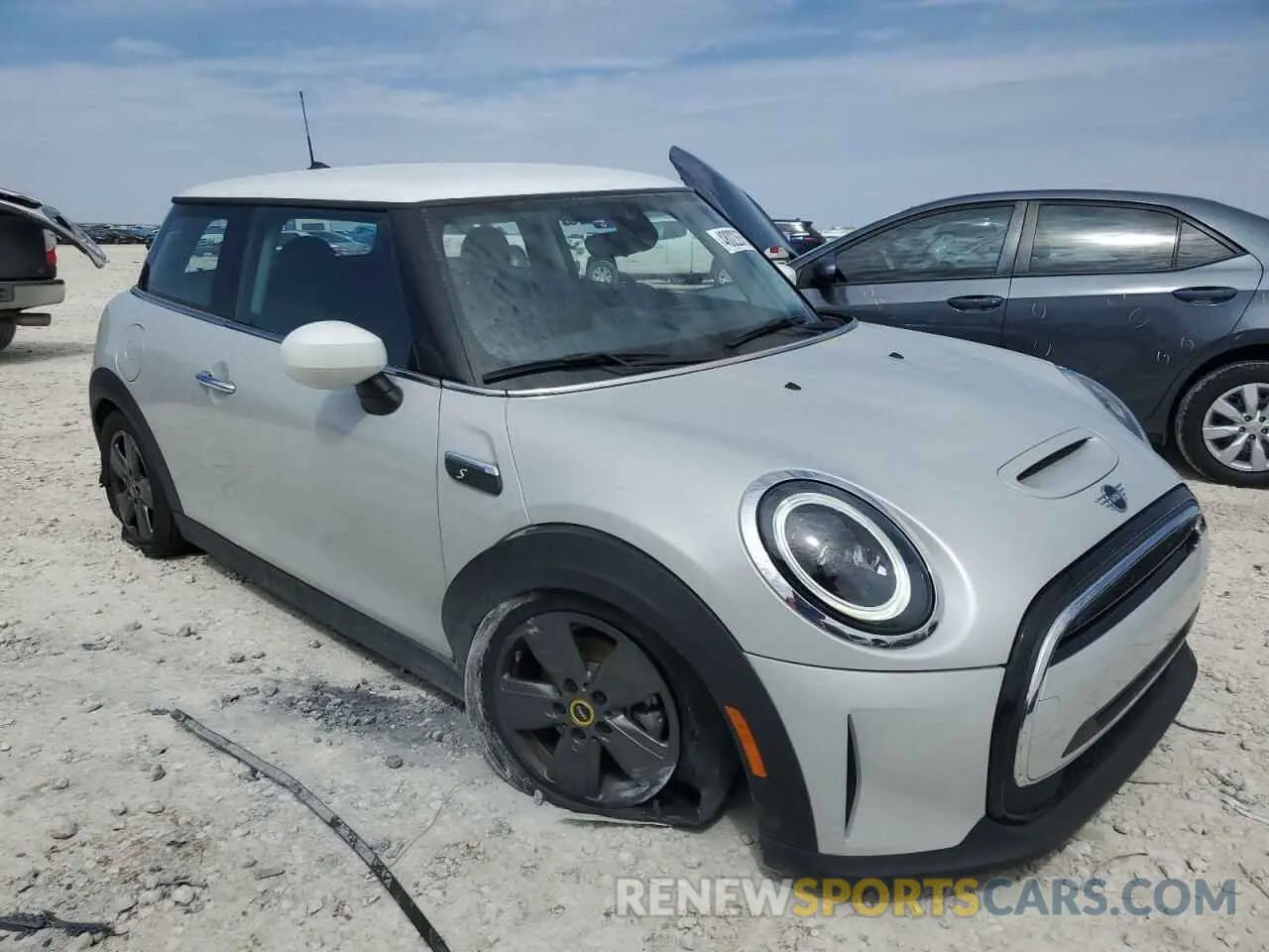 4 fotografías del automóvil dañado WMW13DJ06N2R55136 MINI COOPER 2022