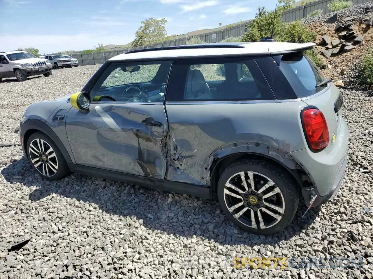 2 fotografías del automóvil dañado WMW13DJ09N2R90589 MINI COOPER 2022