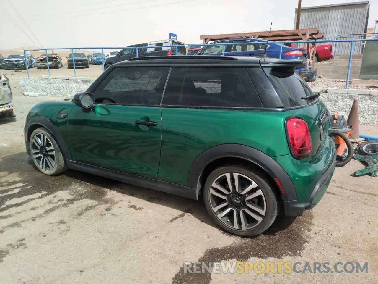 2 fotografías del automóvil dañado WMW53DH03P2T30588 MINI COOPER 2023