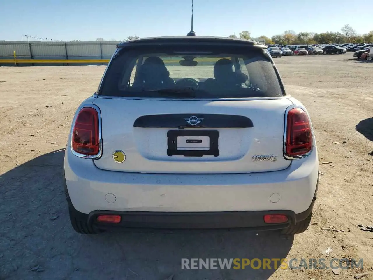 6 fotografías del automóvil dañado WMW13DJ09R2V05227 MINI COOPER 2024