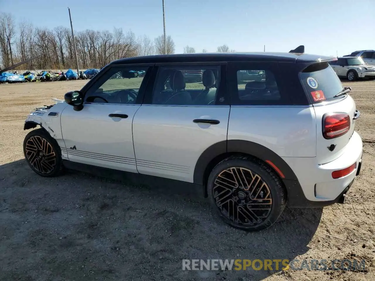2 fotografías del automóvil dañado WMWXJ1C02R2V49713 MINI COOPER 2024
