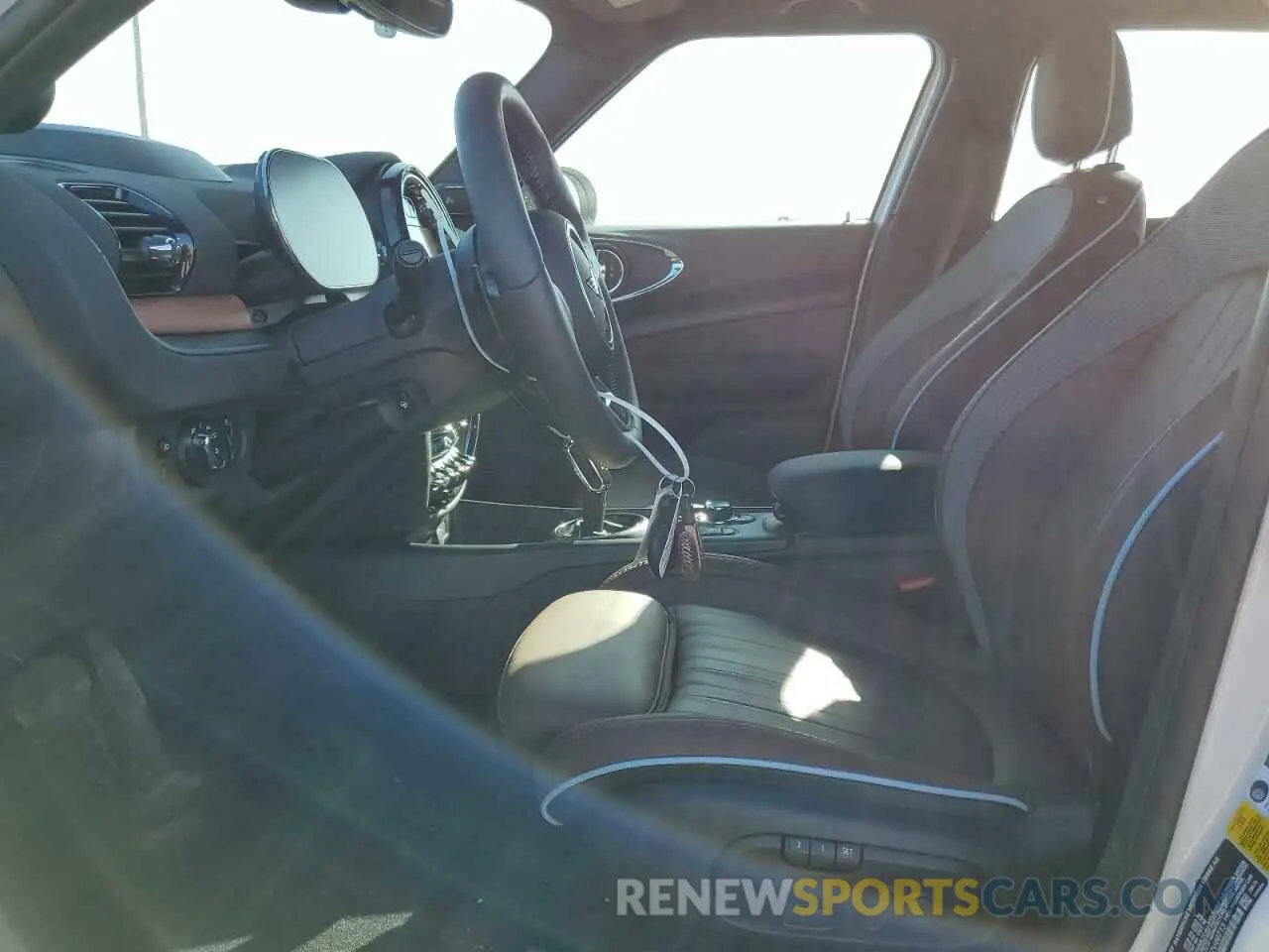 7 fotografías del automóvil dañado WMWXJ1C02R2V49713 MINI COOPER 2024