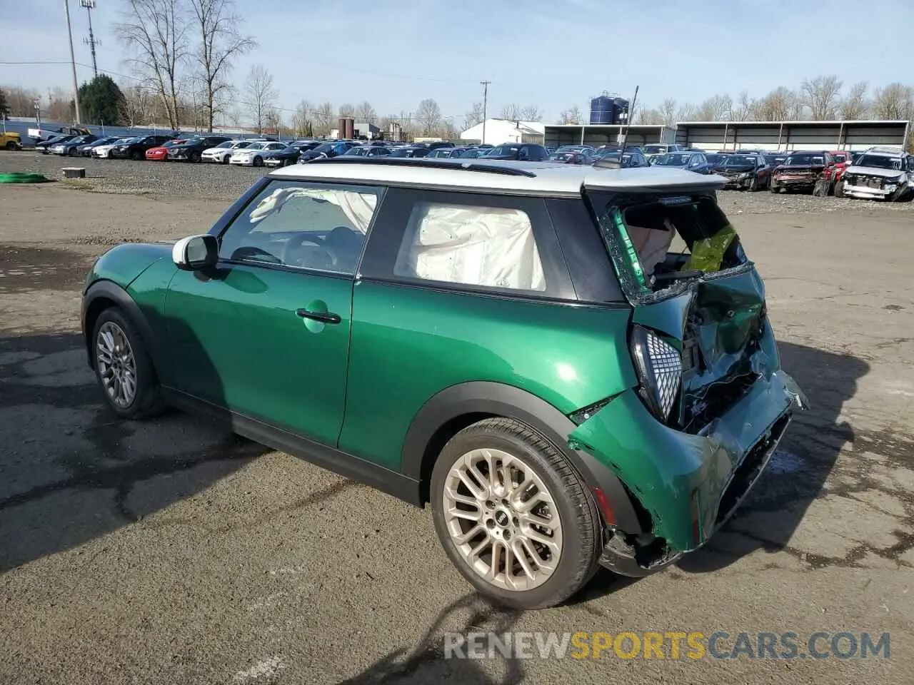 2 fotografías del automóvil dañado WMW23GD03S2W15276 MINI COOPER 2025