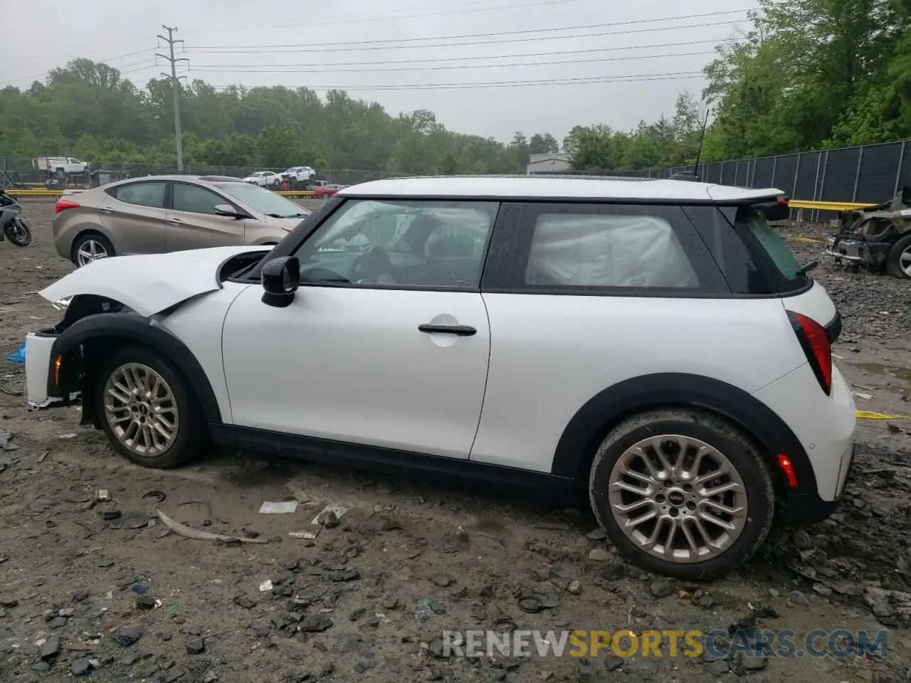 2 fotografías del automóvil dañado WMW23GD09S2W14438 MINI COOPER 2025