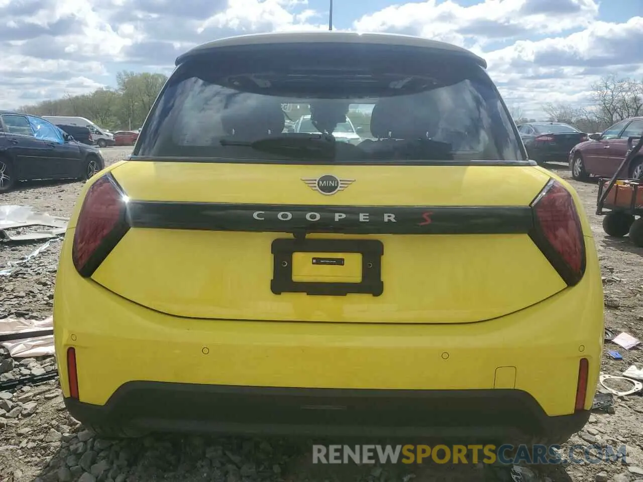 6 fotografías del automóvil dañado WMW23GD0XS2W14898 MINI COOPER 2025