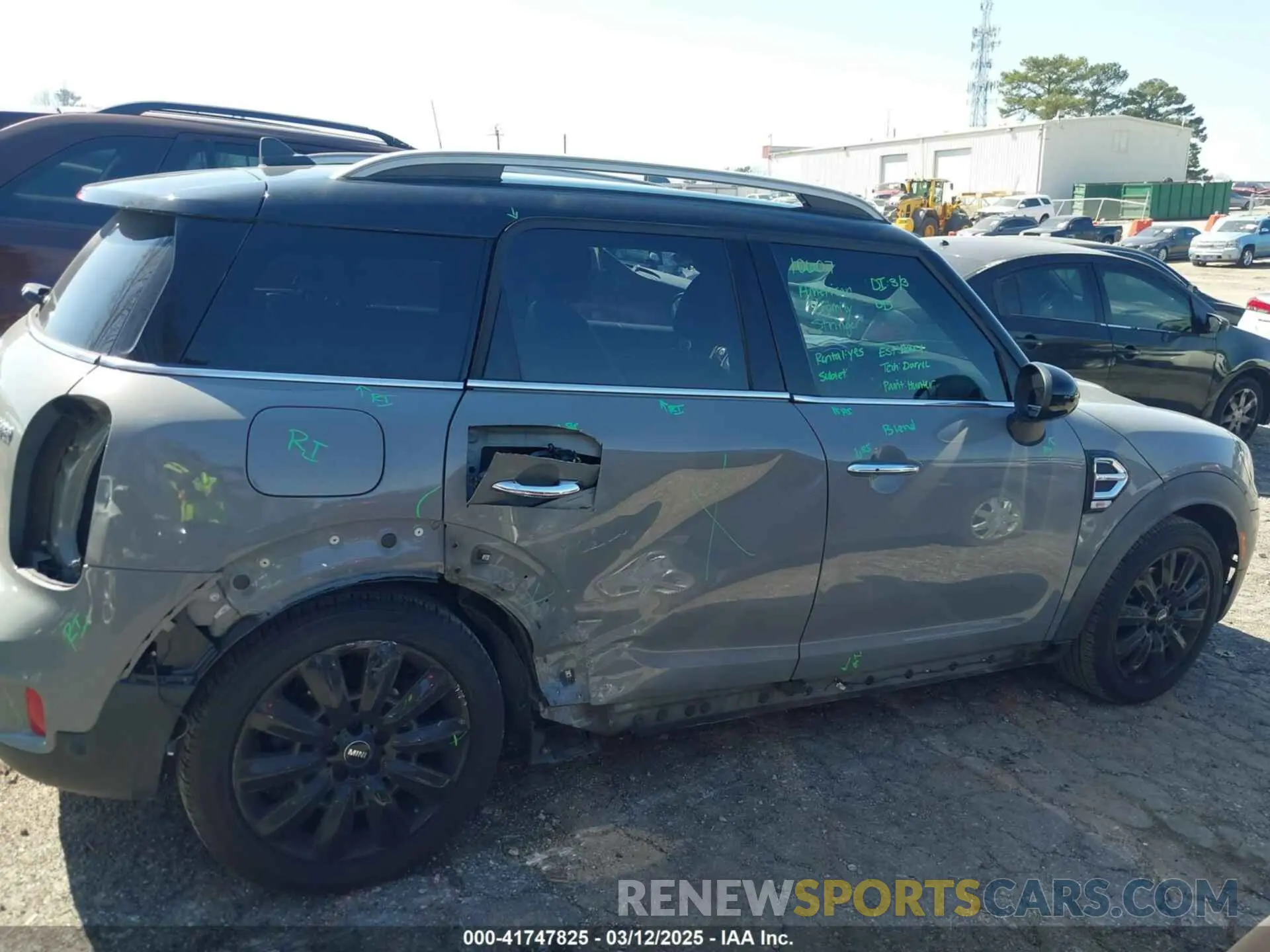 13 fotografías del automóvil dañado WMZYS7C51K3F44556 MINI COUNTRYMAN 2019