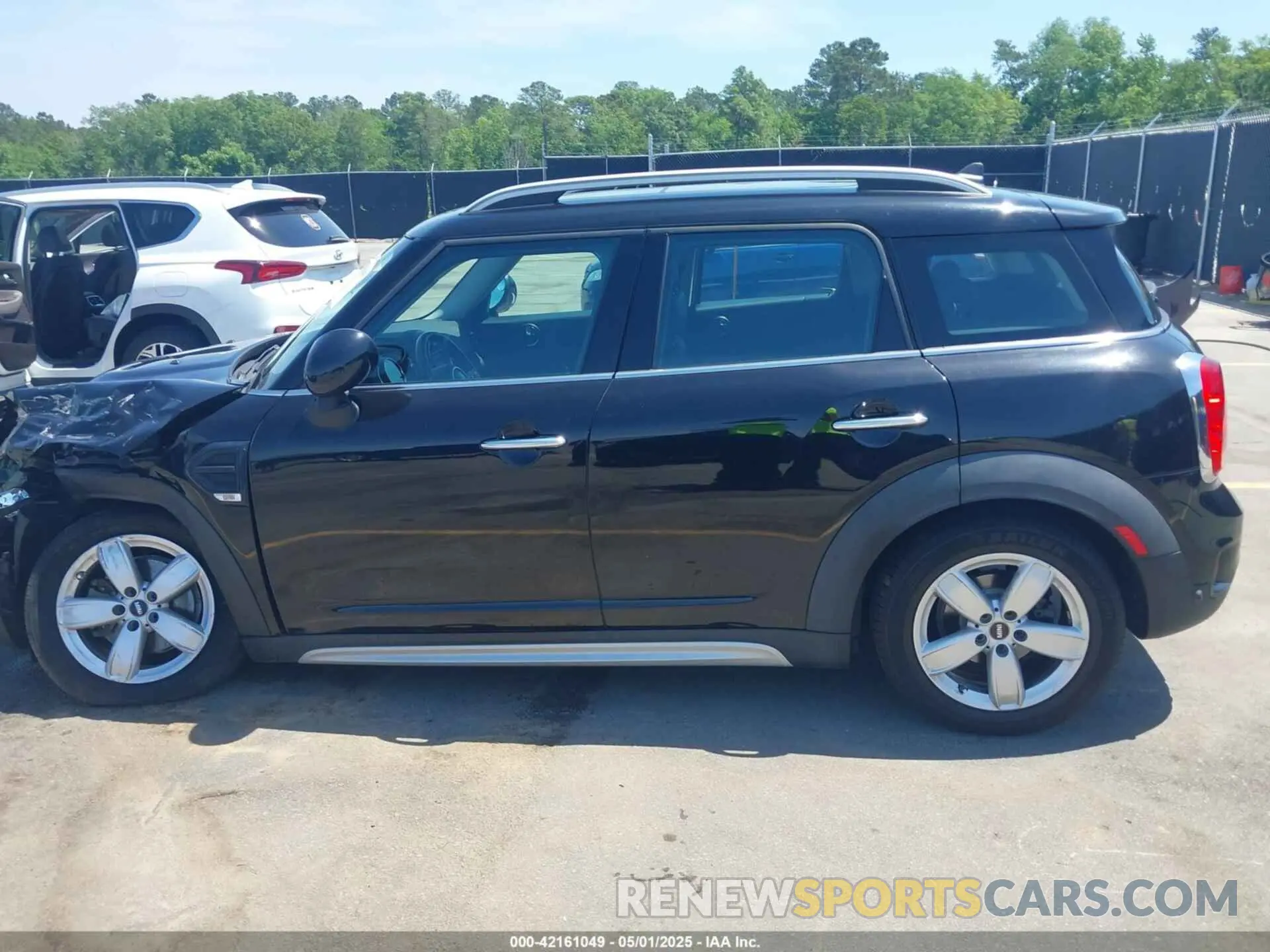 14 fotografías del automóvil dañado WMZYS7C57K3F46747 MINI COUNTRYMAN 2019