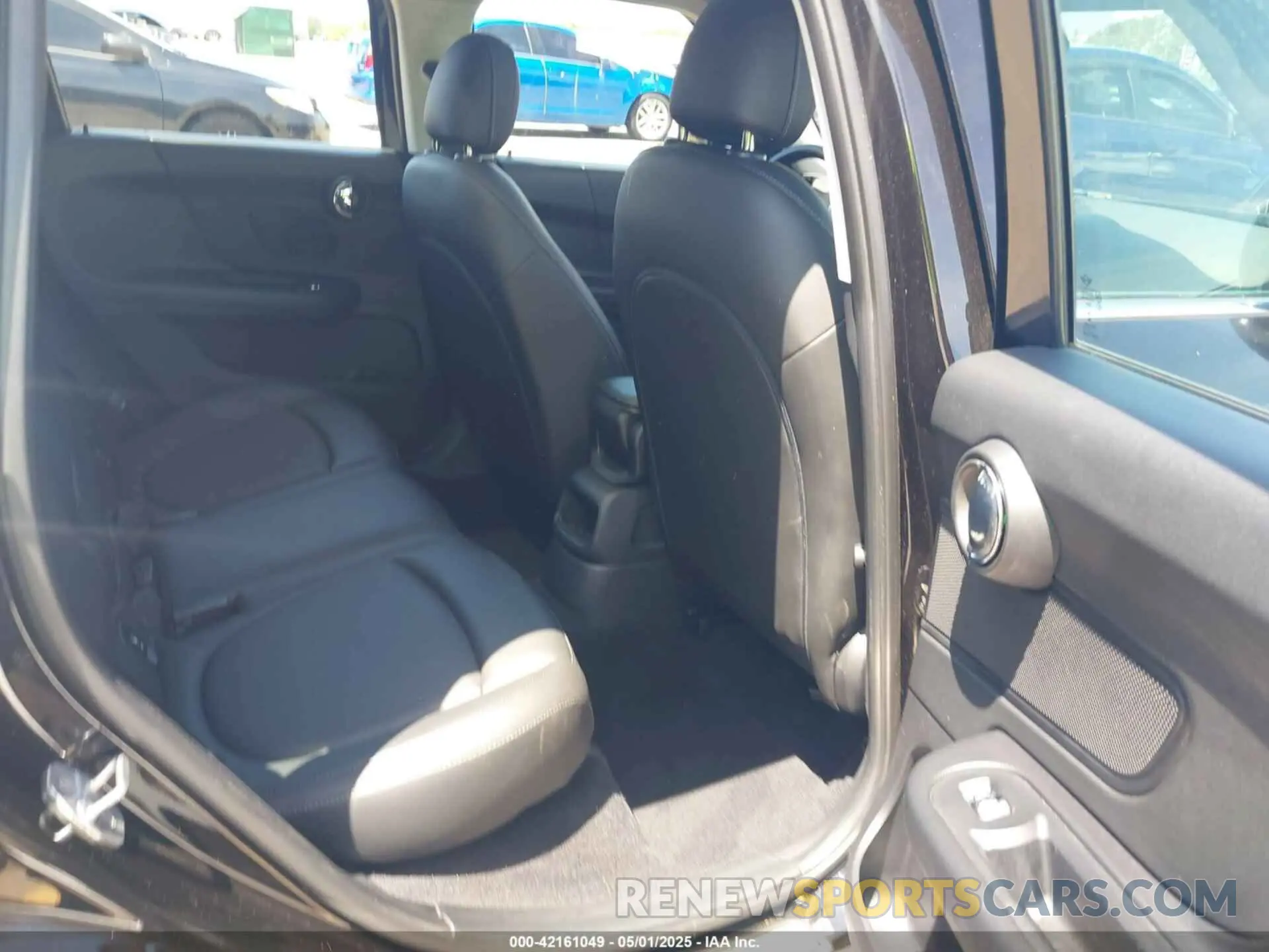 8 fotografías del automóvil dañado WMZYS7C57K3F46747 MINI COUNTRYMAN 2019