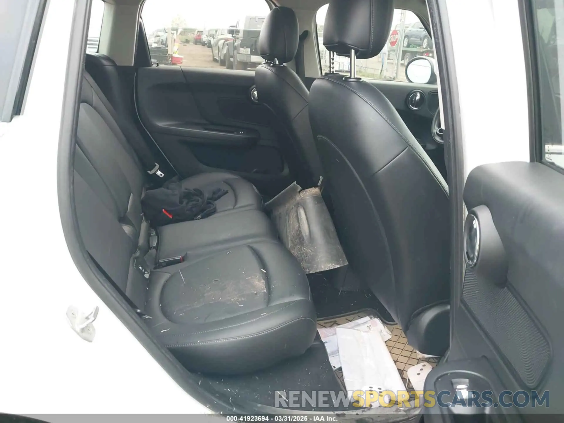 8 fotografías del automóvil dañado WMZYS7C58K3F45798 MINI COUNTRYMAN 2019