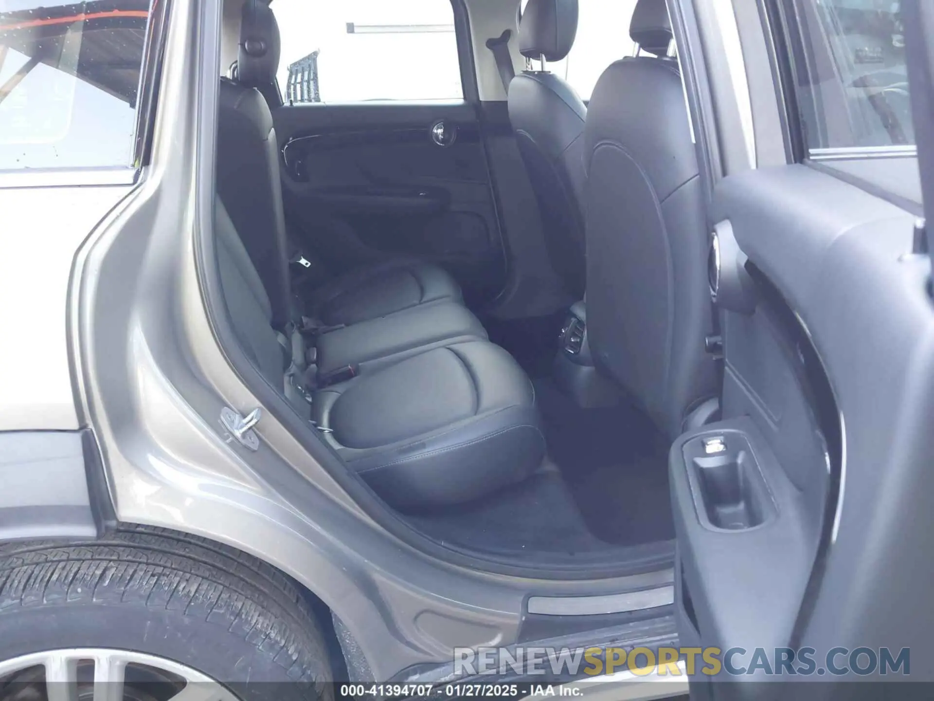 8 fotografías del automóvil dañado WMZYS7C58K3F47079 MINI COUNTRYMAN 2019